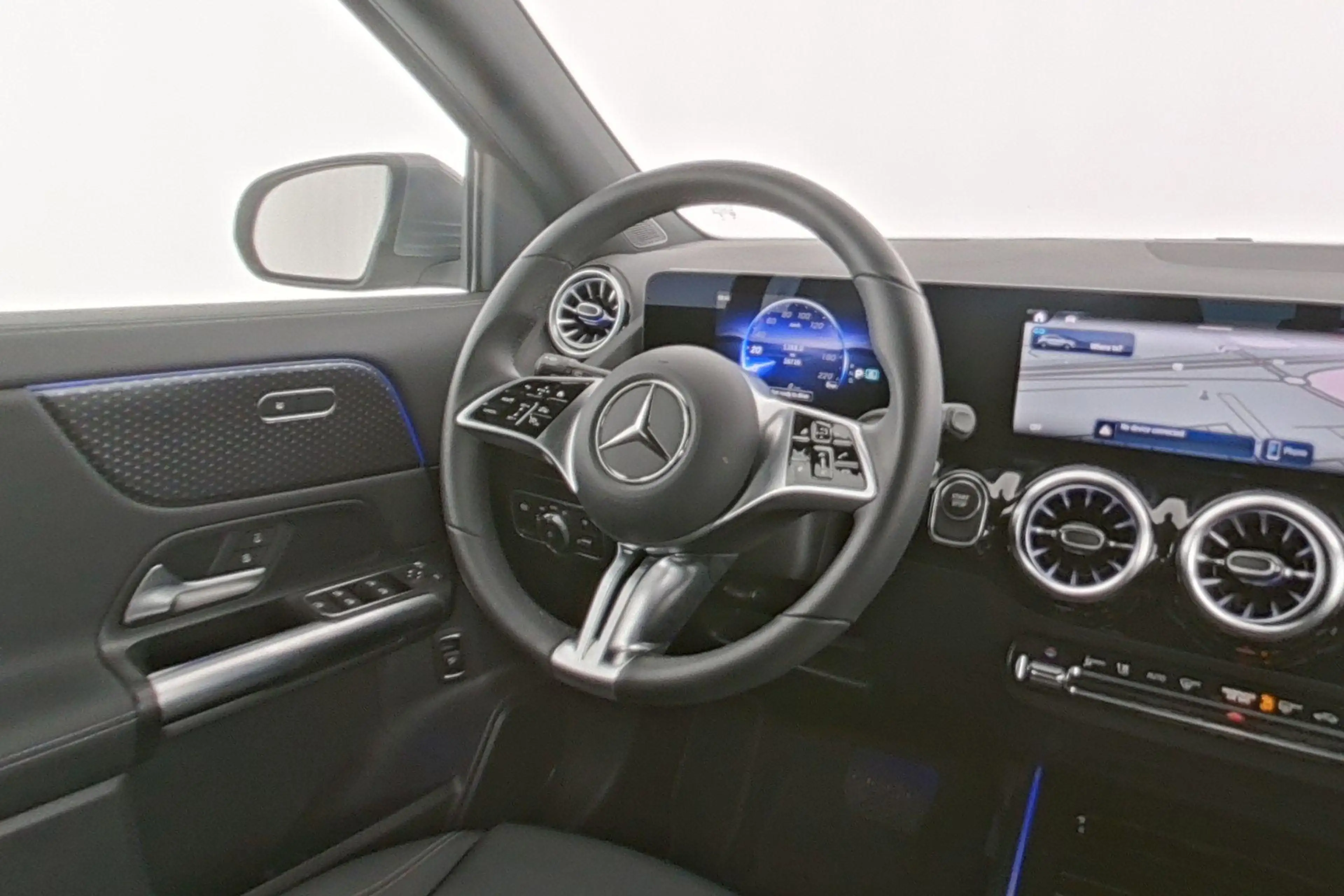 Mercedes-Benz EQA 250 250+ Essential Line 71 kWh — photo 13