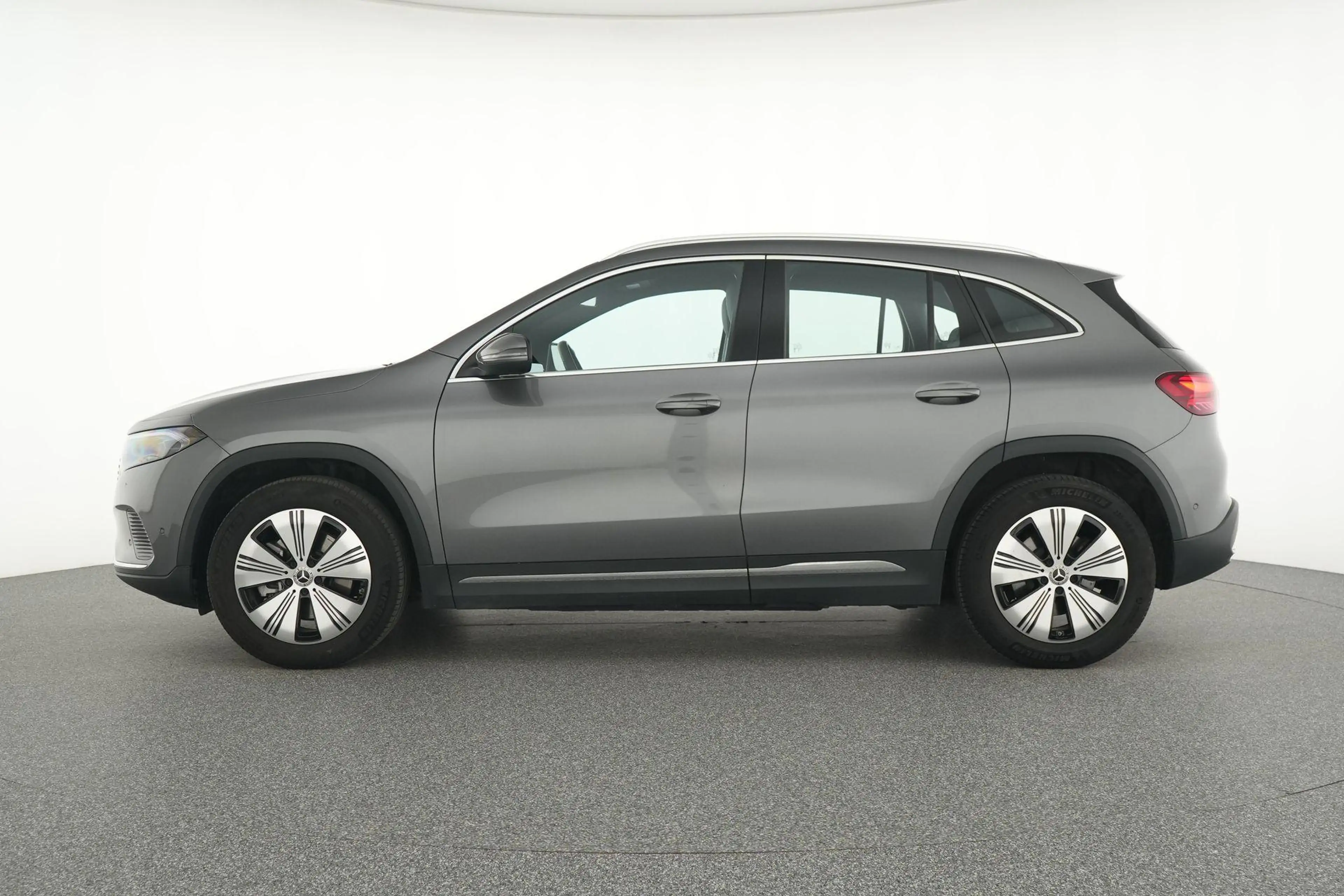 Mercedes-Benz EQA 250 250+ Essential Line 71 kWh — photo 8