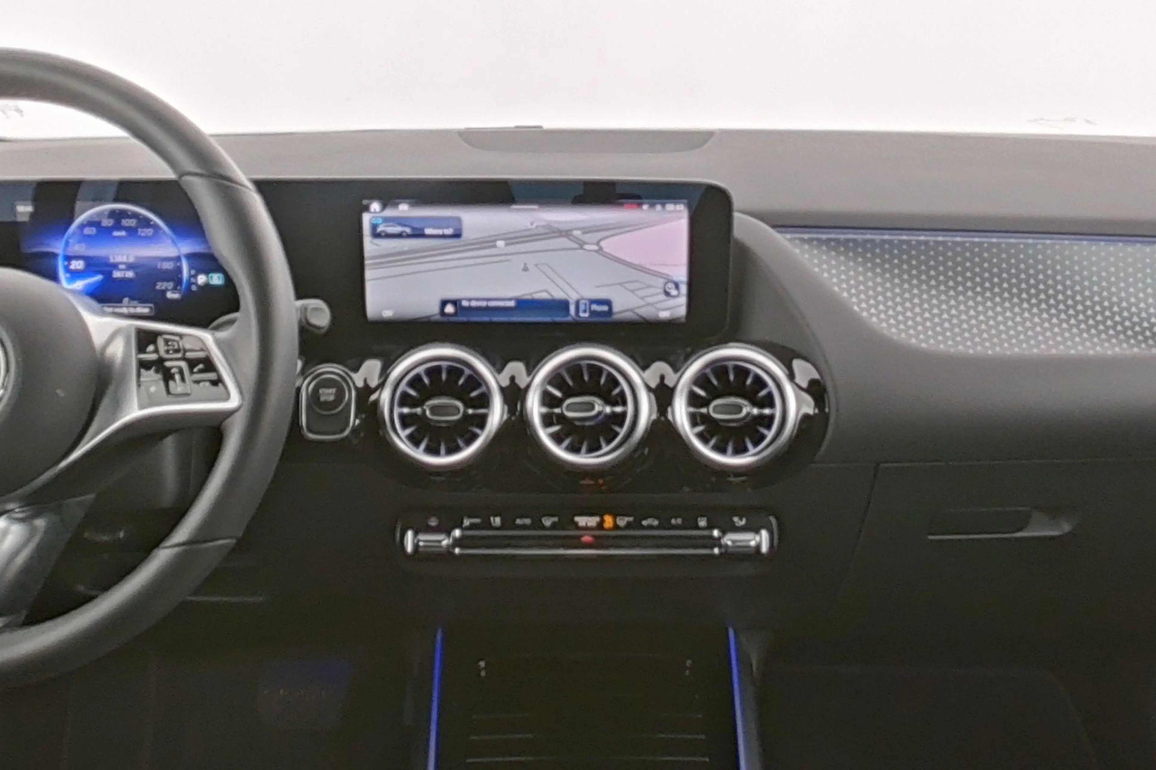 Mercedes-Benz EQA 250 250+ Essential Line 71 kWh — photo 15