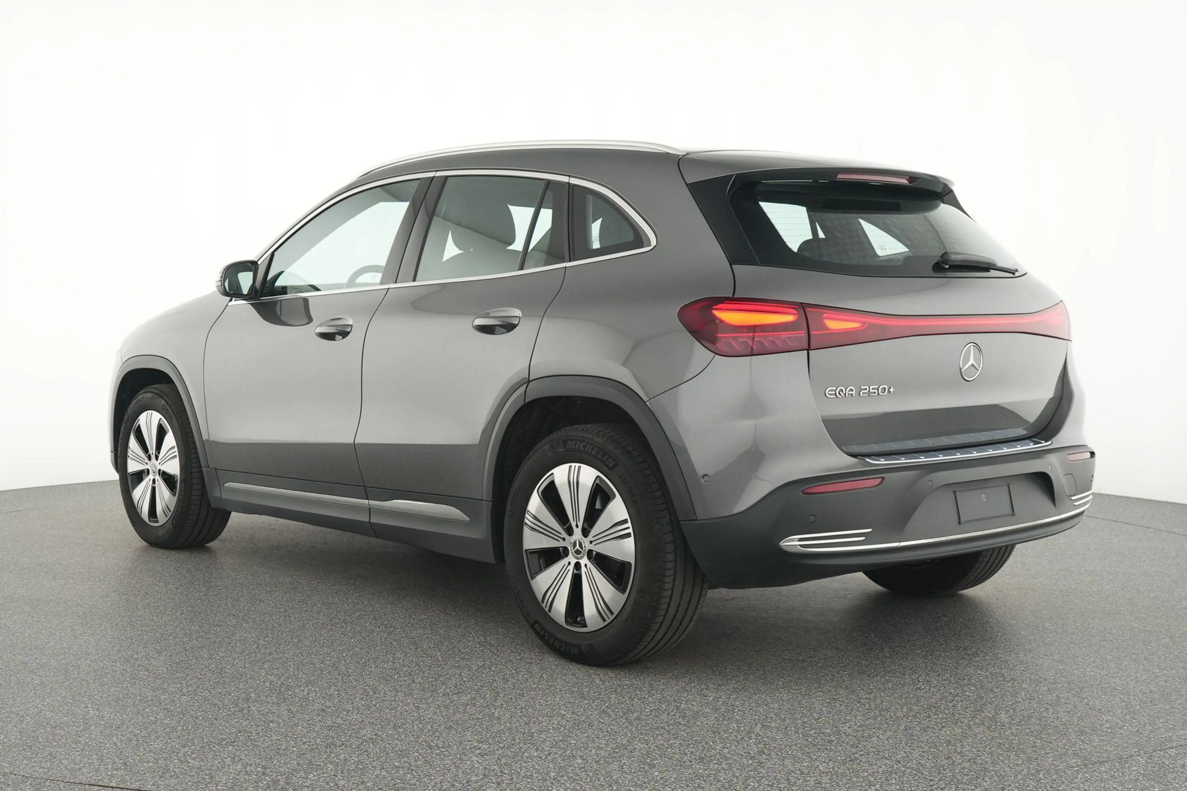 Mercedes-Benz EQA 250 250+ Essential Line 71 kWh — photo 3