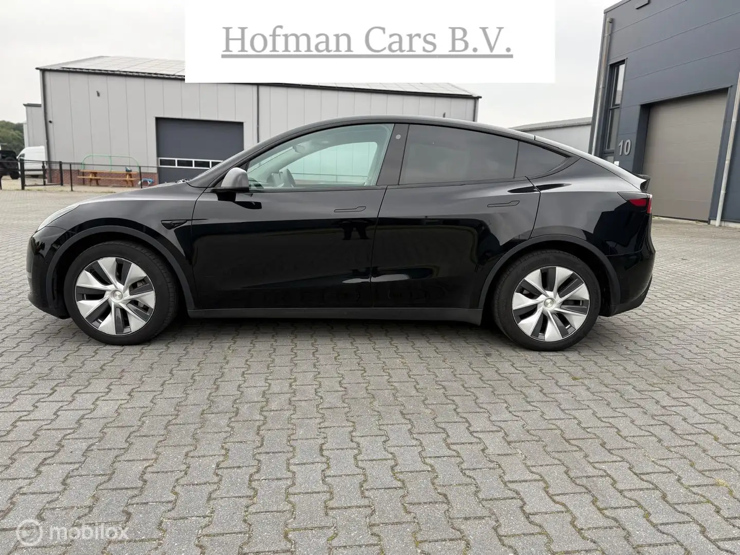 Tesla Model Y Long Range AWD 75 kWh Zwart - 2