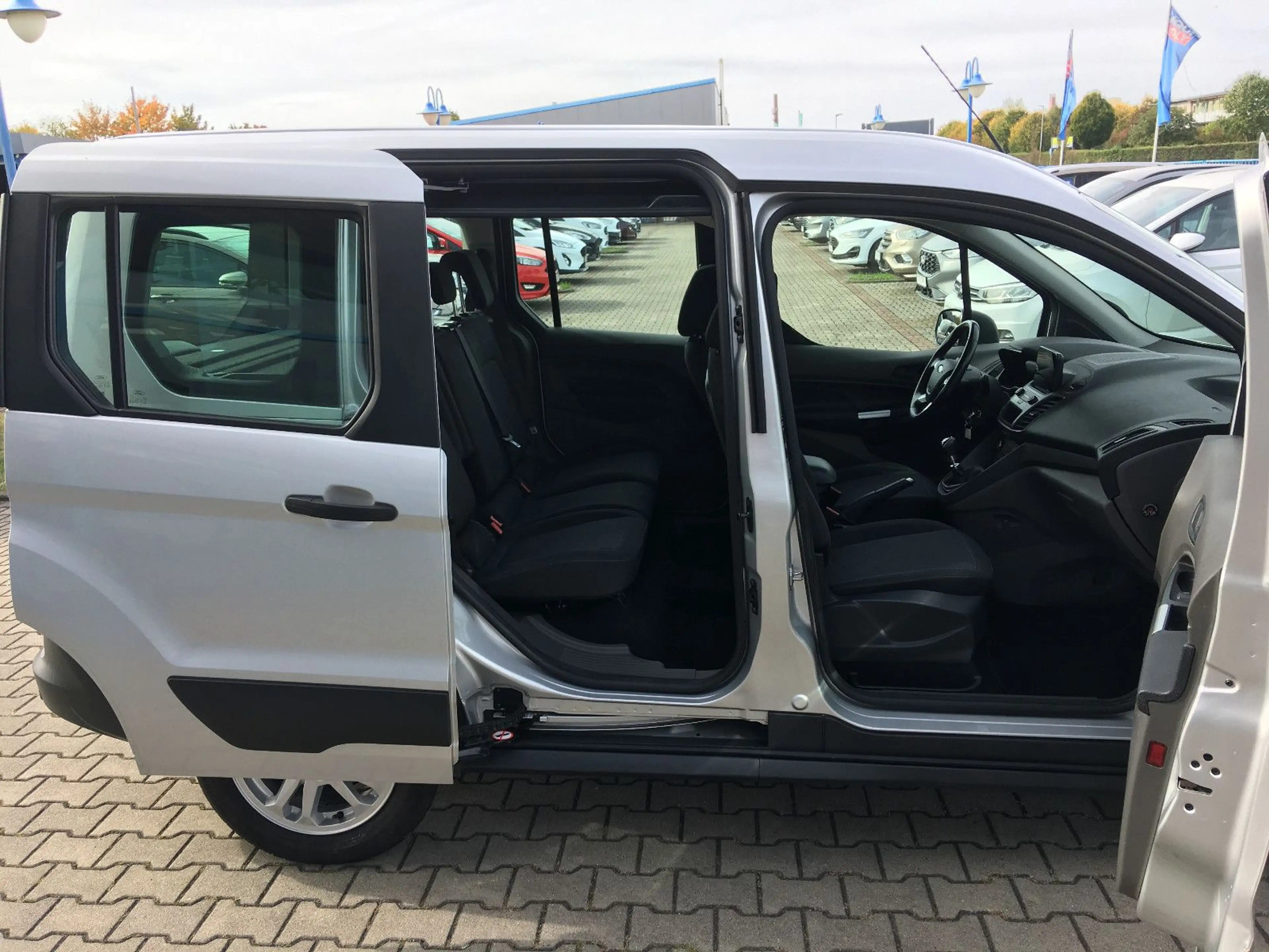 Ford Tourneo Connect Trend Navi/Kamera/PDC/AHK — photo 8