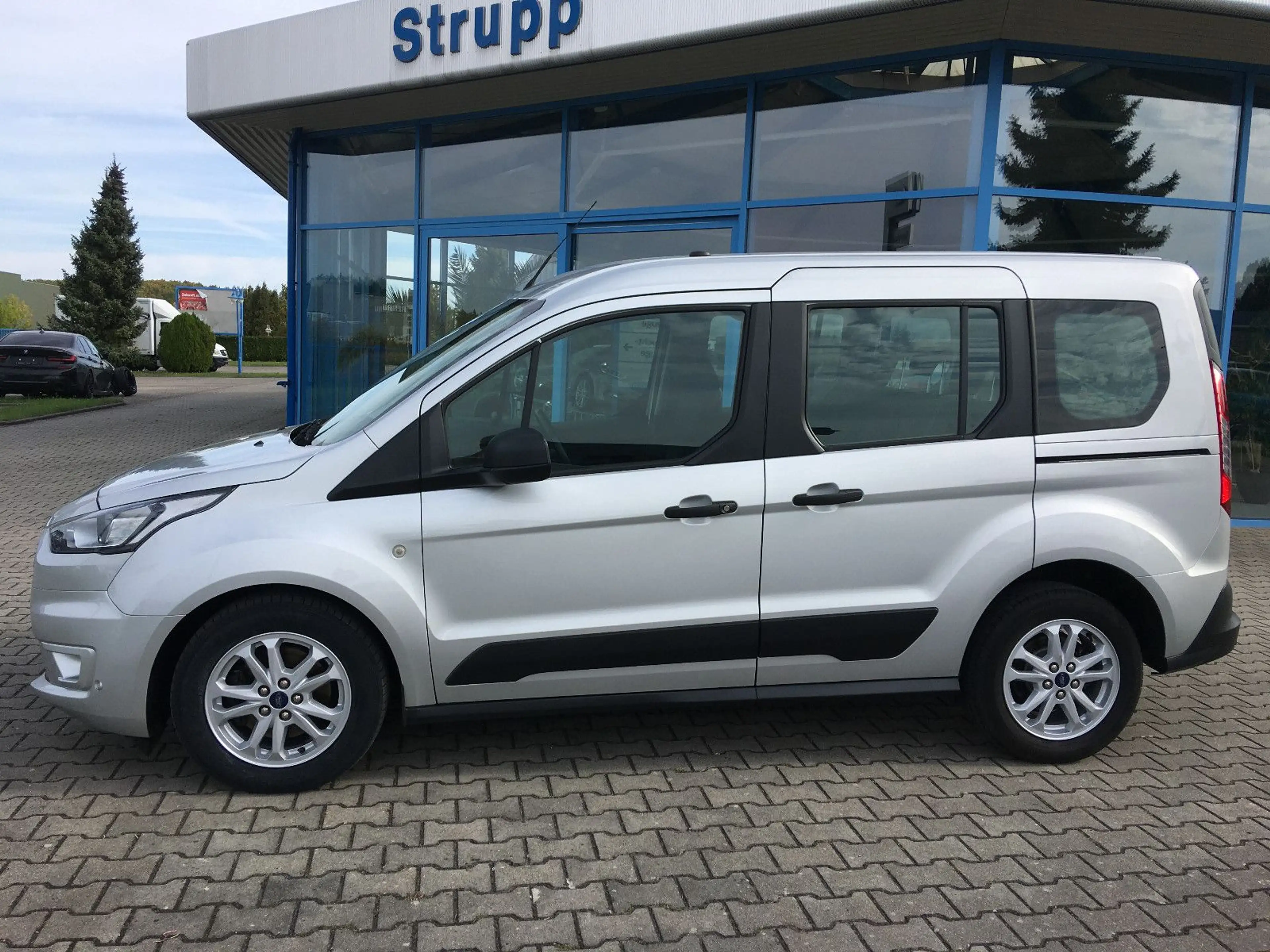 Ford Tourneo Connect Trend Navi/Kamera/PDC/AHK — photo 2