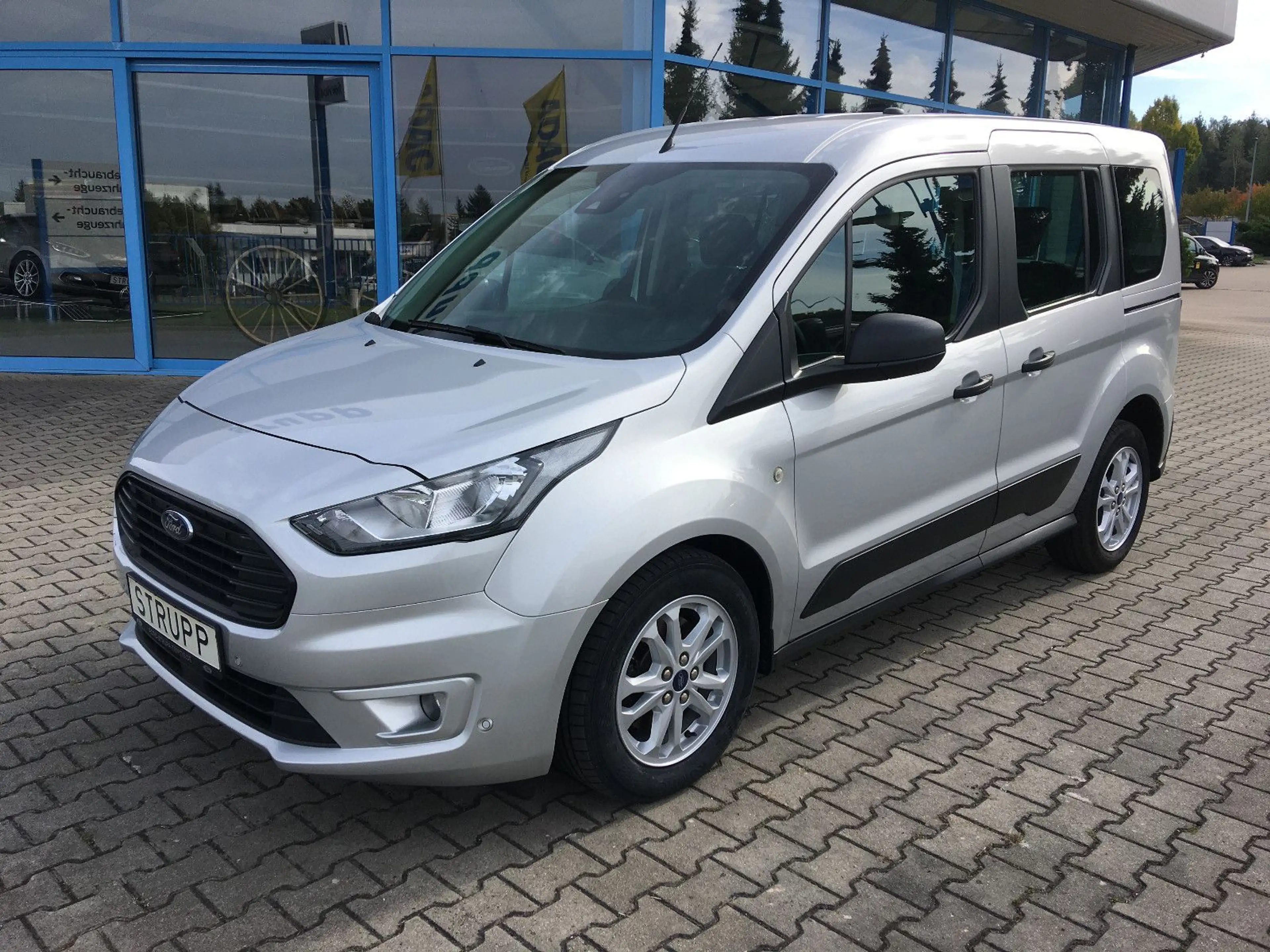 Ford Tourneo Connect Trend Navi/Kamera/PDC/AHK