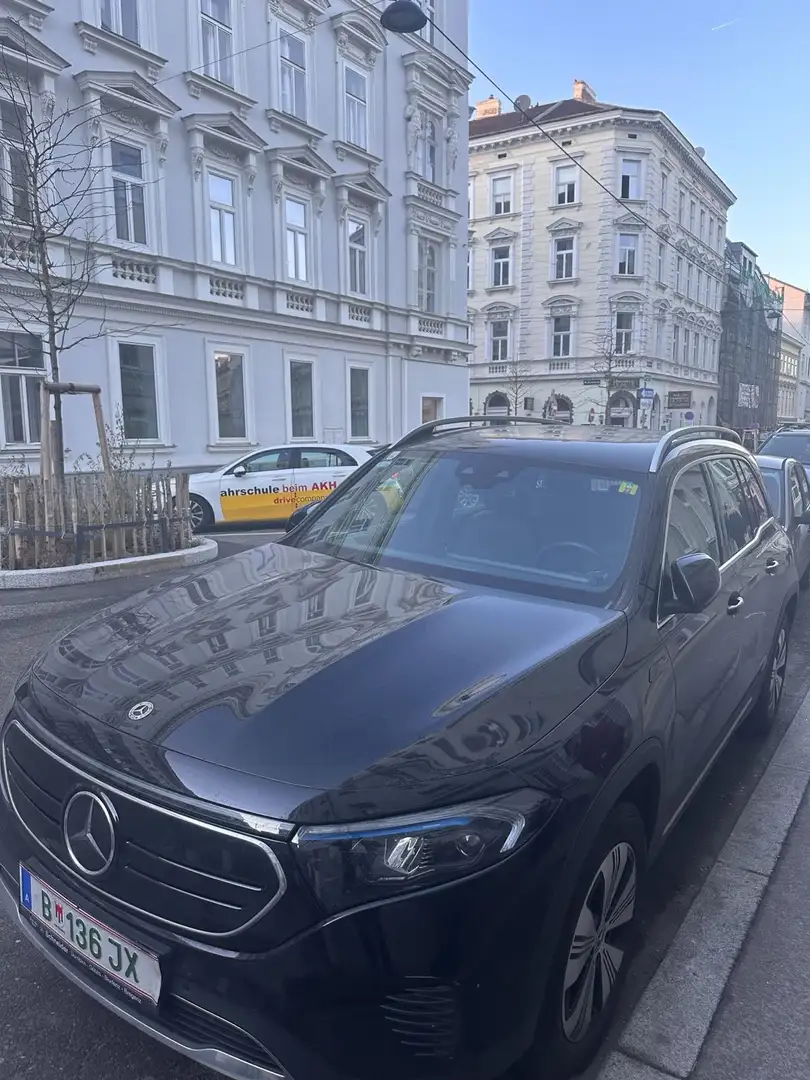 Mercedes-Benz EQB 300 4Matic Schwarz - 2