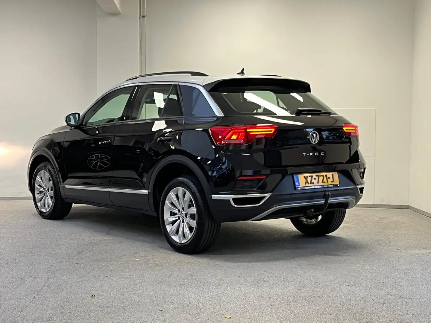 Volkswagen T-Roc 1.5 TSI Style | 1e-EIG. | TREKHAAK | CAMERA | CARP Zwart - 2