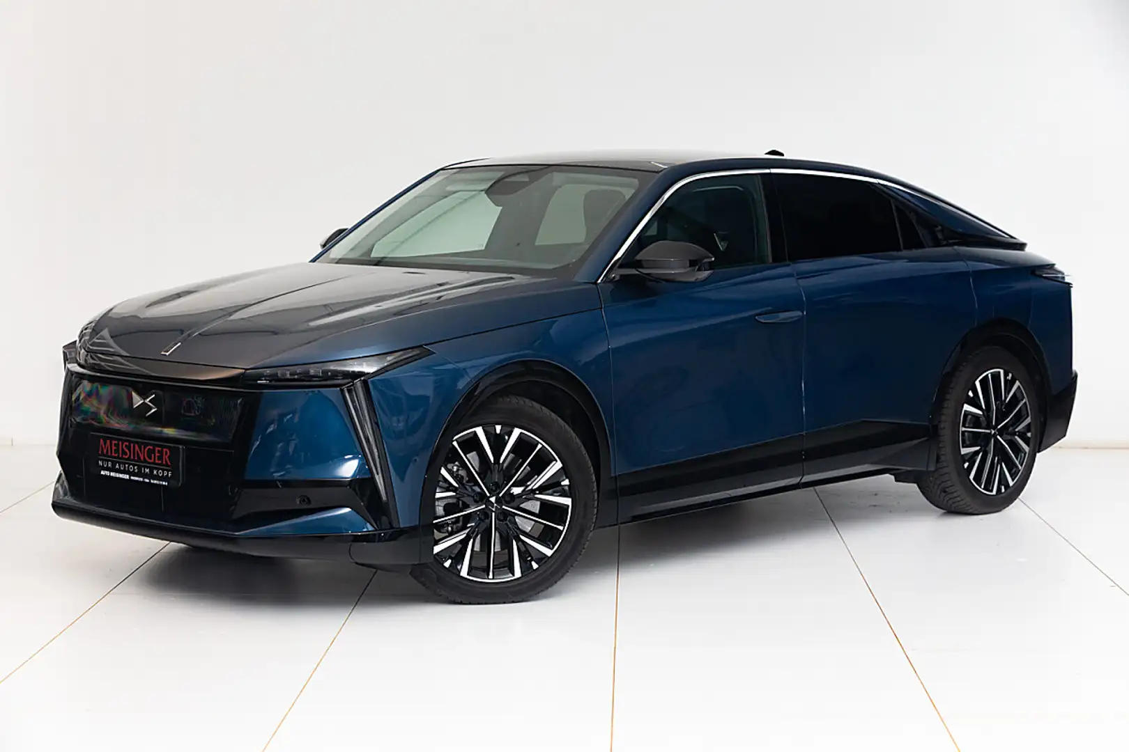DS Automobiles N°8 DS N8 73kWh Etoile Aut. Blau - 1