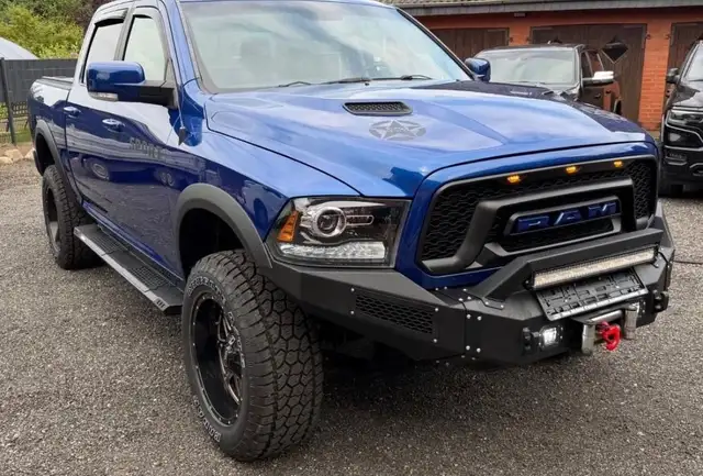 Dodge RAM 1500 Sport Crew cab V8 5.7 4x4 Auto Marche pieds Couvre benne