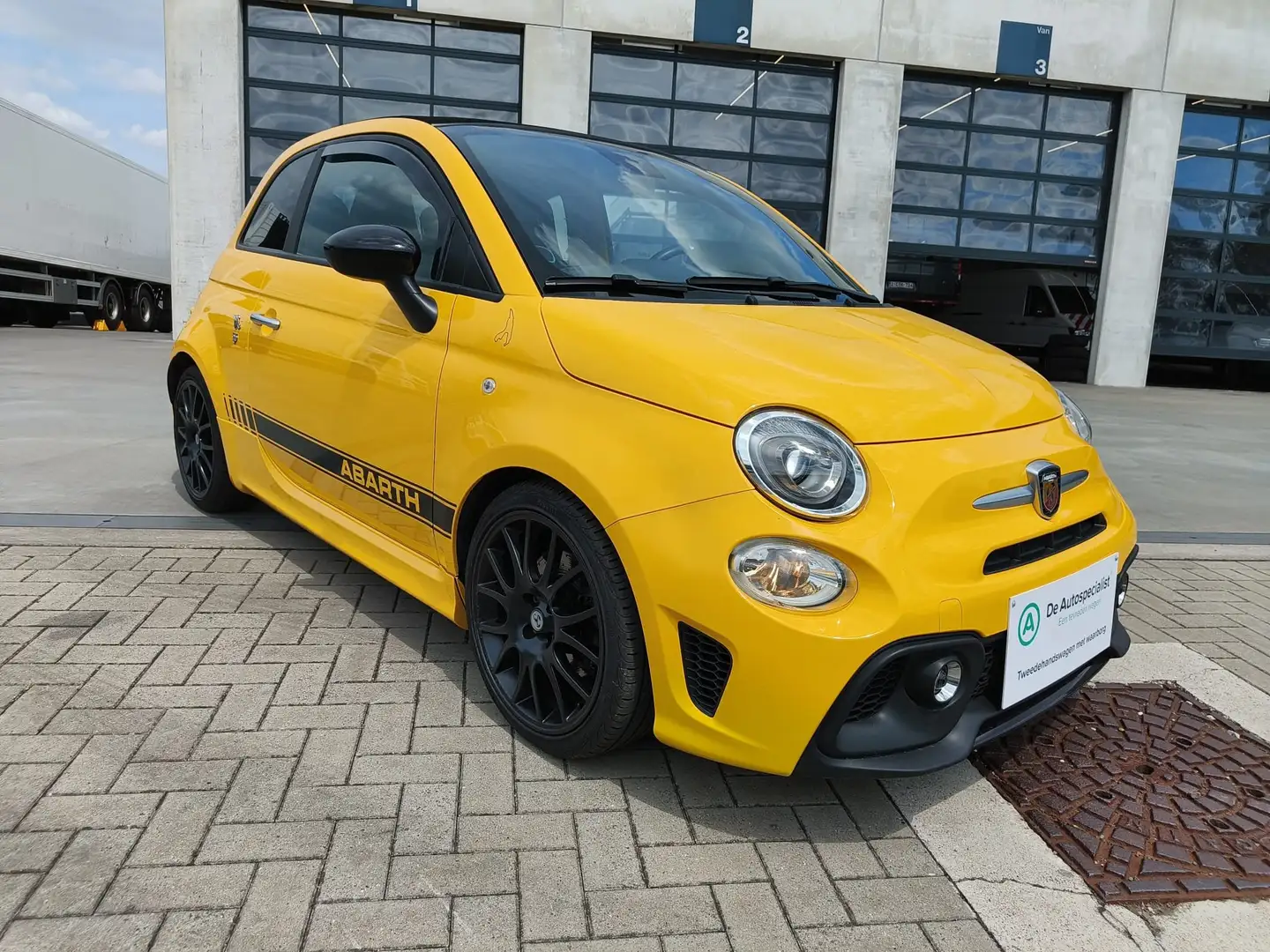 Abarth 500 SPA FRANCORCHAMPS SPECIAL EDITION - 31/150 Geel - 1