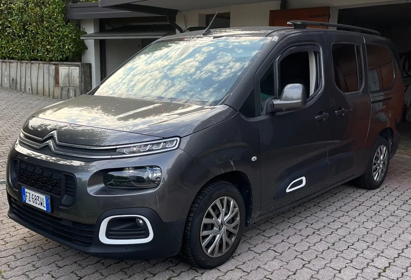Citroen Berlingo Berlingo XL III 2018 1.5 bluehdi XL Shine 100cv Grigio - 2