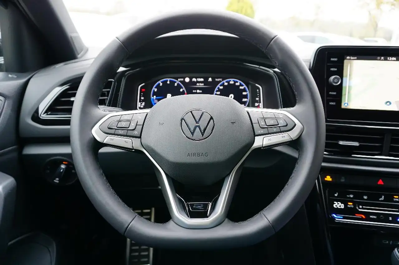 Volkswagen T-Roc R-Line "Black Style"1.5 l TSI 7-Gang-DSG Navi,RFK 19