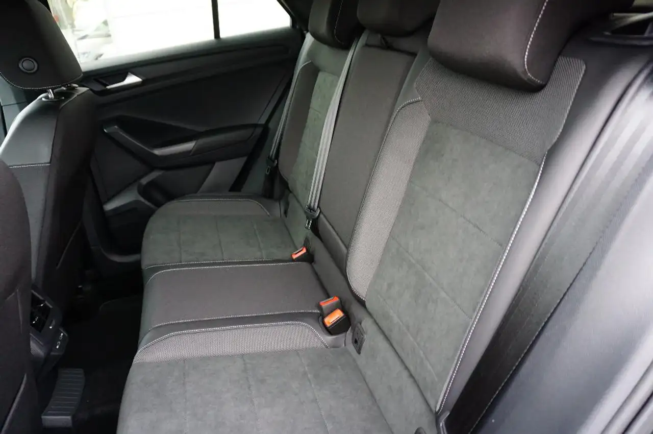Volkswagen T-Roc R-Line "Black Style"1.5 l TSI 7-Gang-DSG Navi,RFK 15