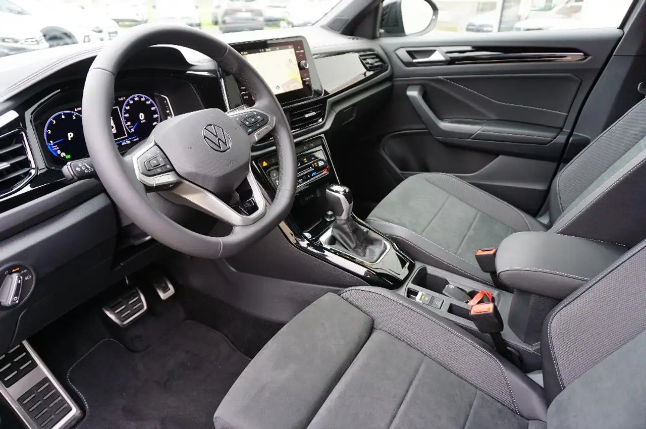 Volkswagen T-Roc R-Line "Black Style"1.5 l TSI 7-Gang-DSG Navi,RFK 17
