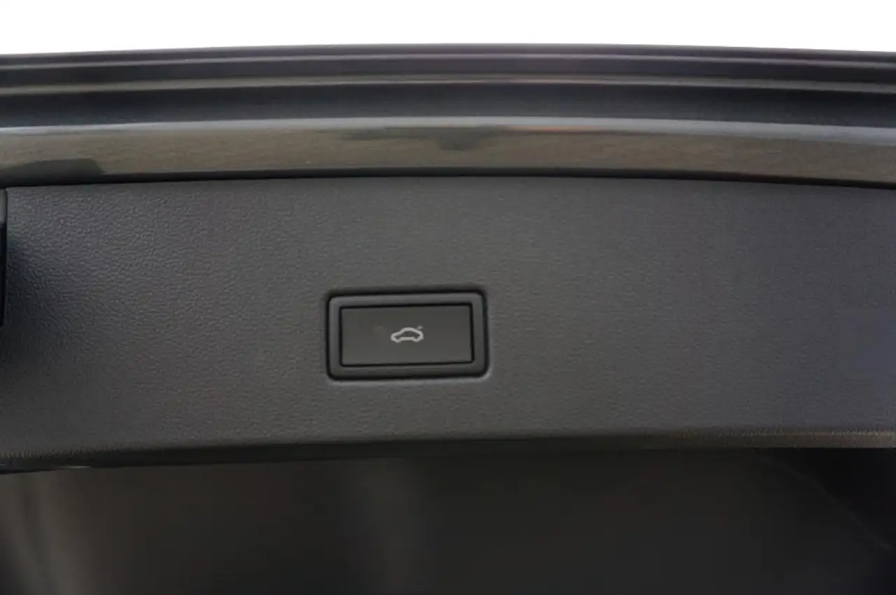 Volkswagen T-Roc R-Line "Black Style"1.5 l TSI 7-Gang-DSG Navi,RFK 11