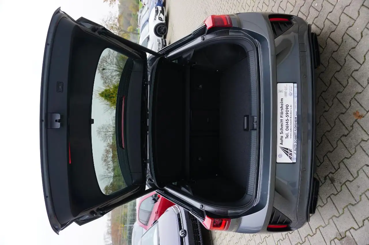 Volkswagen T-Roc R-Line "Black Style"1.5 l TSI 7-Gang-DSG Navi,RFK 9