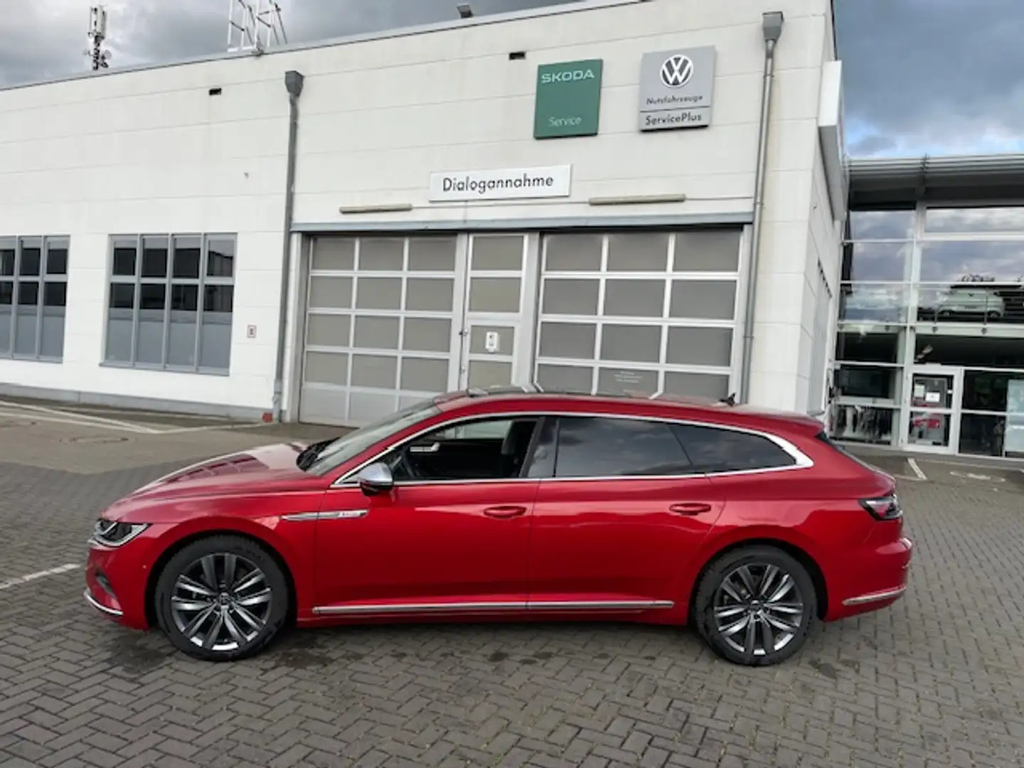 Volkswagen Arteon 2.0TSi DSG Elegance Panorama AHK R-Kamera SideAssi Rot - 2