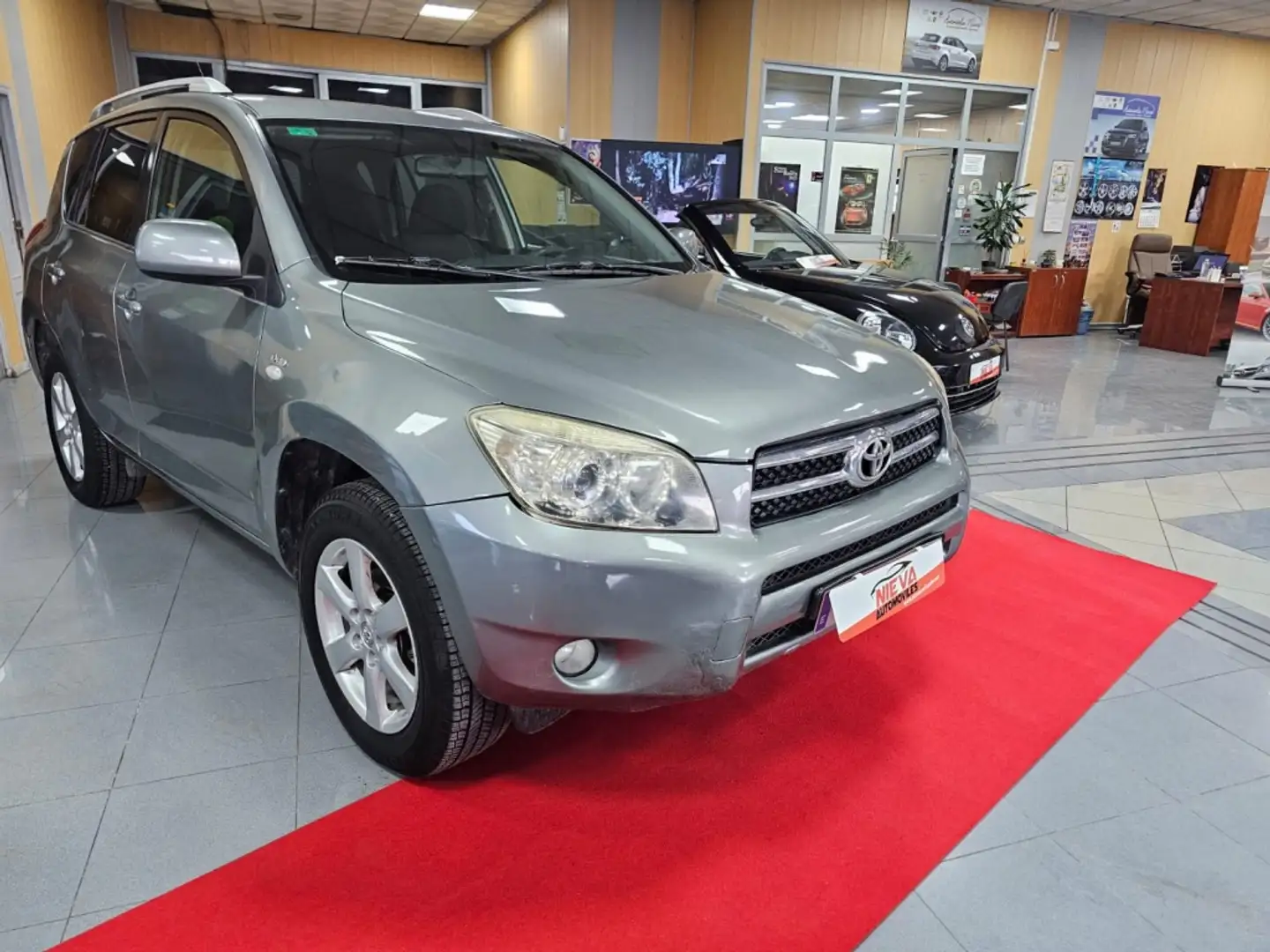 Toyota RAV 4 2.2D-4D Sol siva - 1
