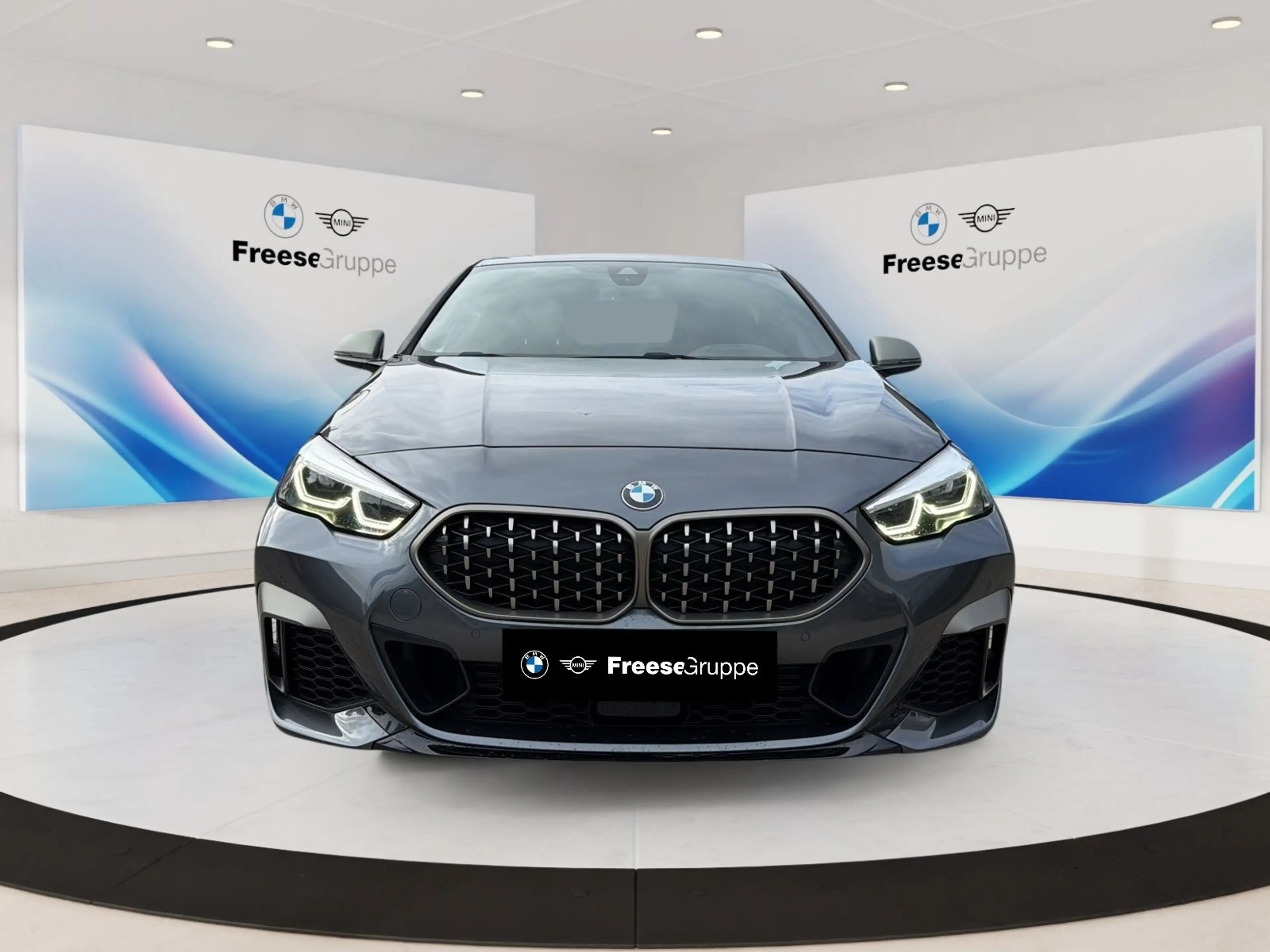 BMW 235 M235i xDrive A — photo 2