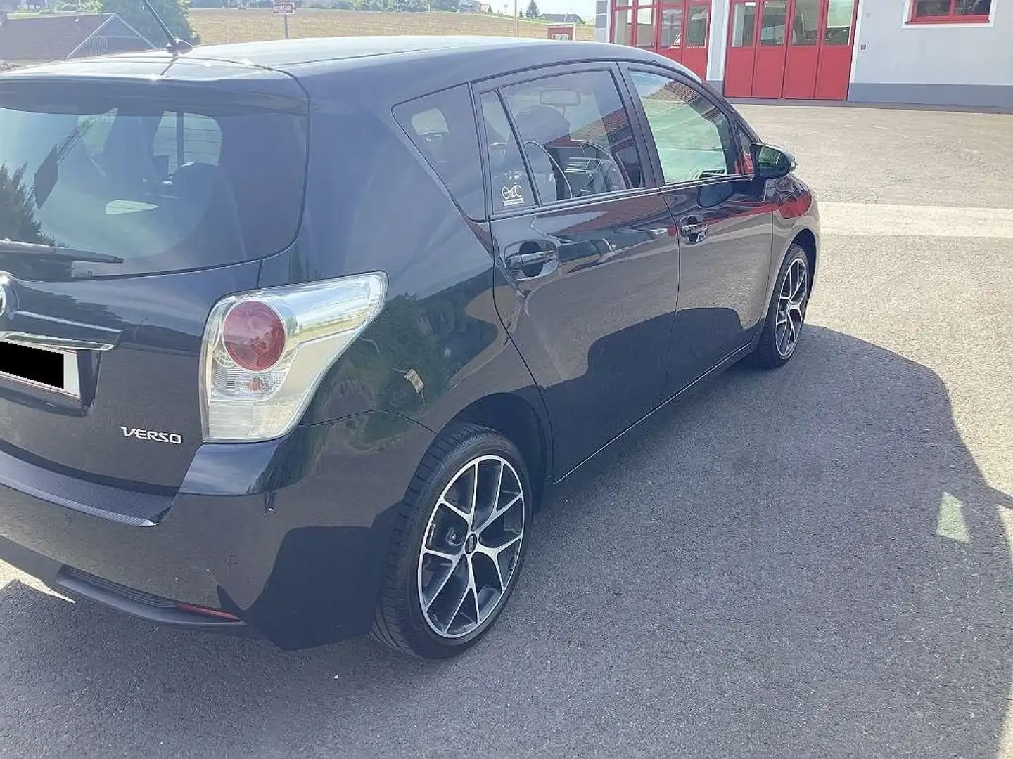Toyota Verso Verso 2,0 D-4D Active DPF Active Schwarz - 2