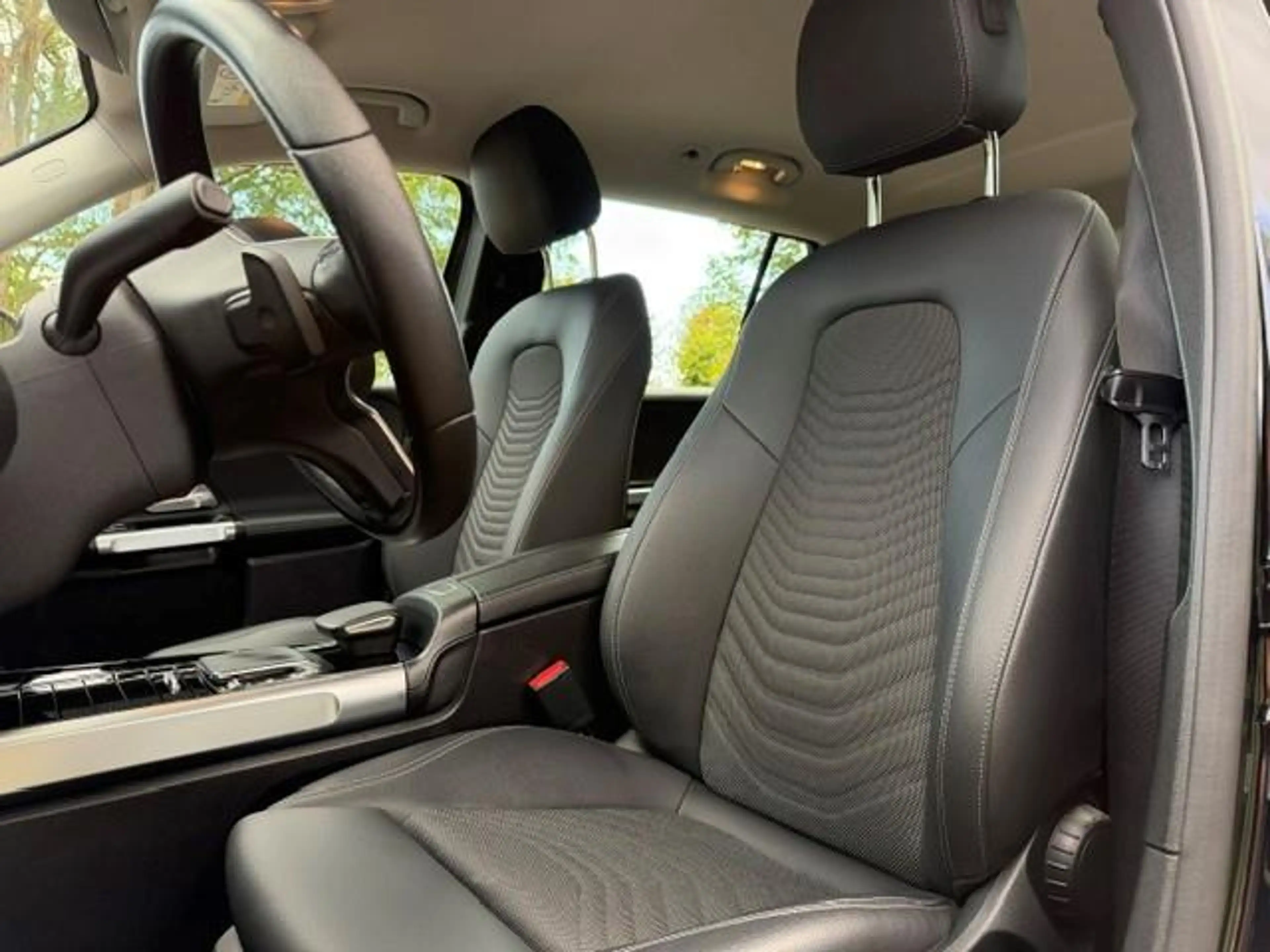 Mercedes-Benz EQB 250 Luxury Line 67kWh SOH 96% Acarplay/Leer/360Camera/ — photo 7