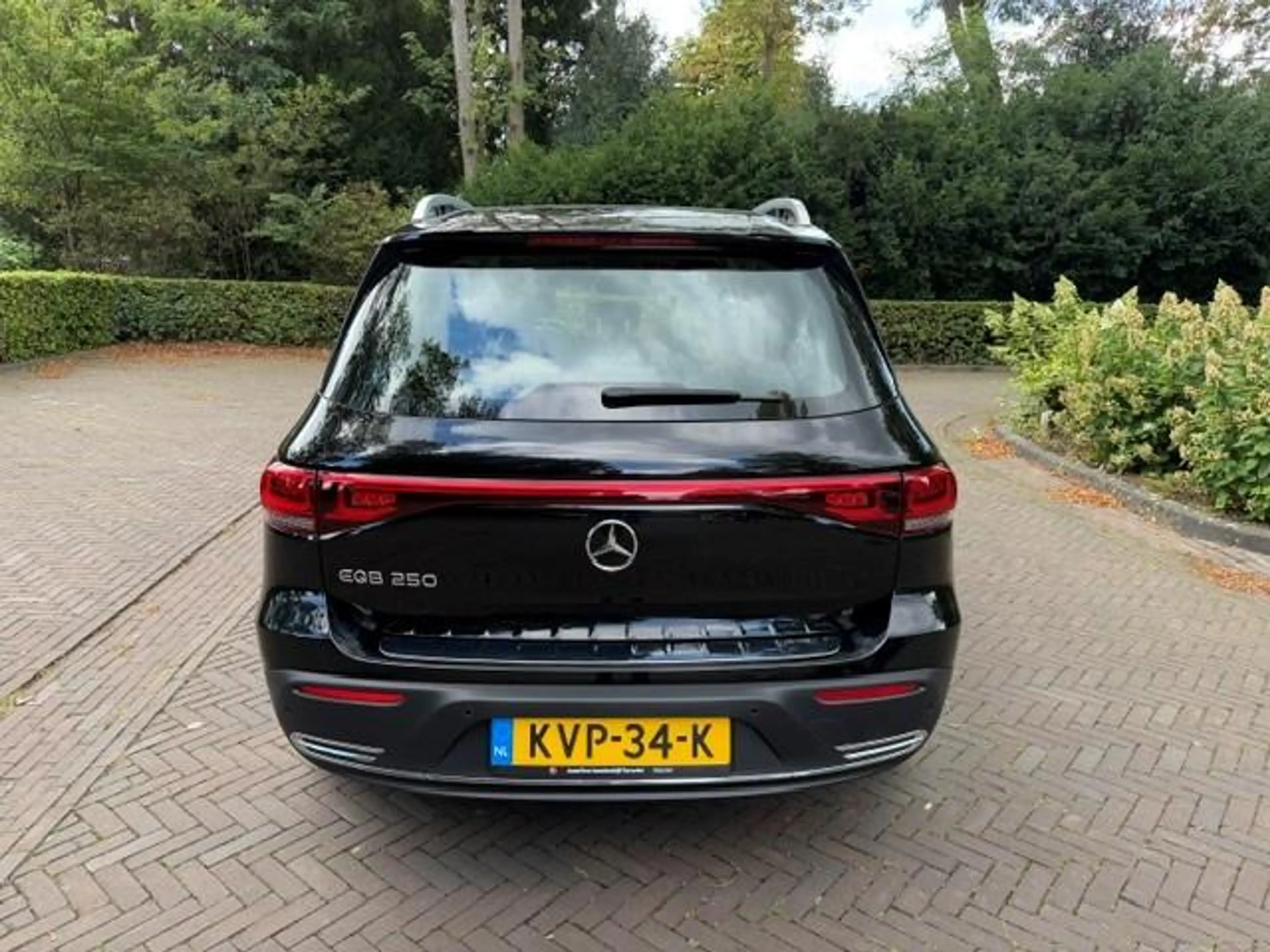 Mercedes-Benz EQB 250 Luxury Line 67kWh SOH 96% Acarplay/Leer/360Camera/ — photo 24