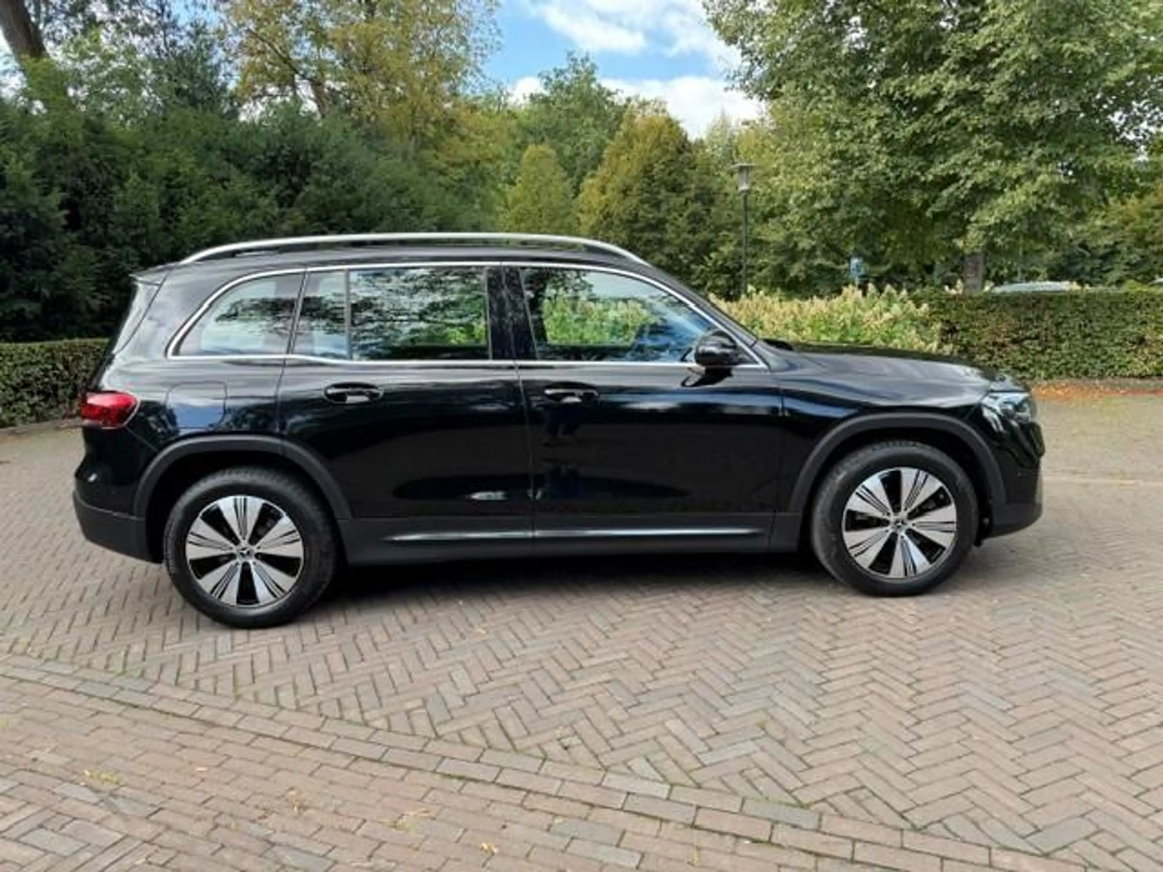 Mercedes-Benz EQB 250 Luxury Line 67kWh SOH 96% Acarplay/Leer/360Camera/ — photo 26