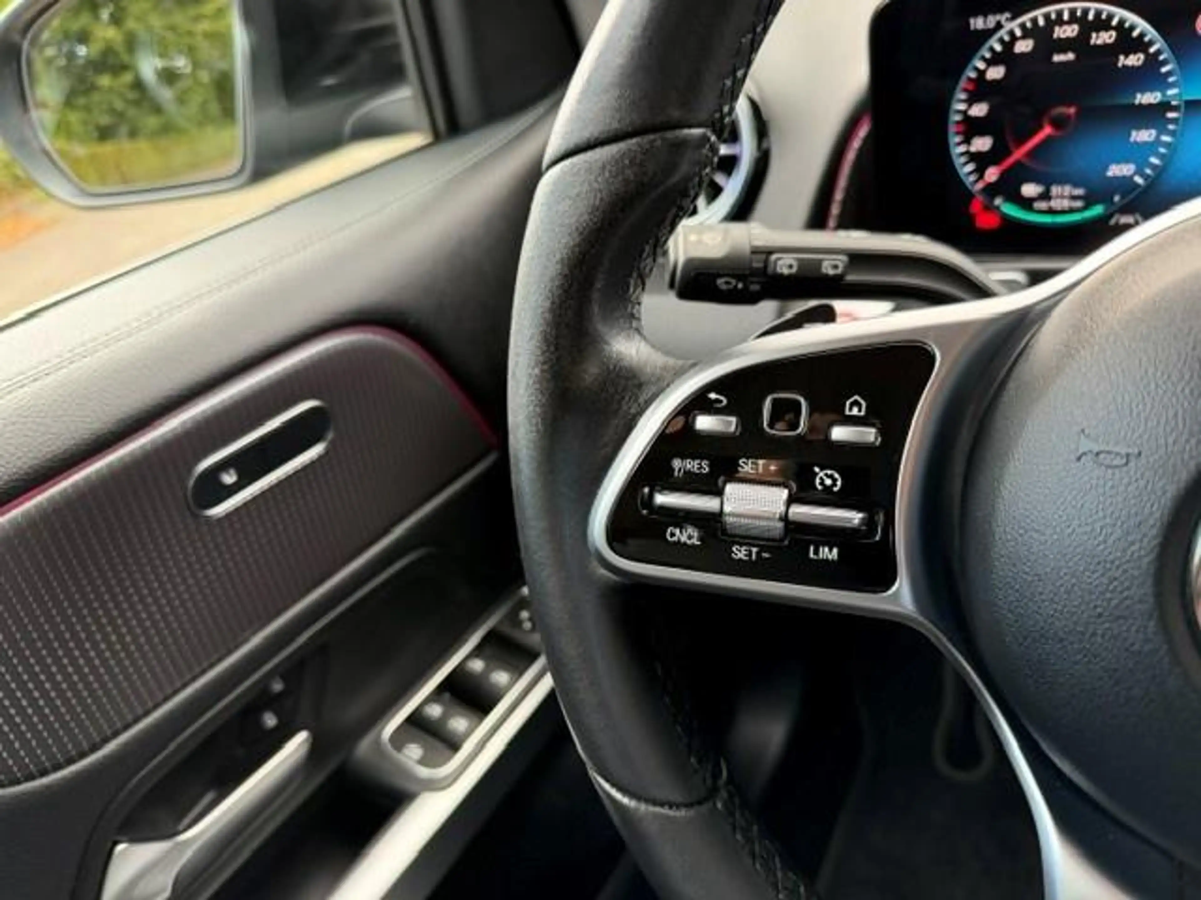 Mercedes-Benz EQB 250 Luxury Line 67kWh SOH 96% Acarplay/Leer/360Camera/ — photo 12