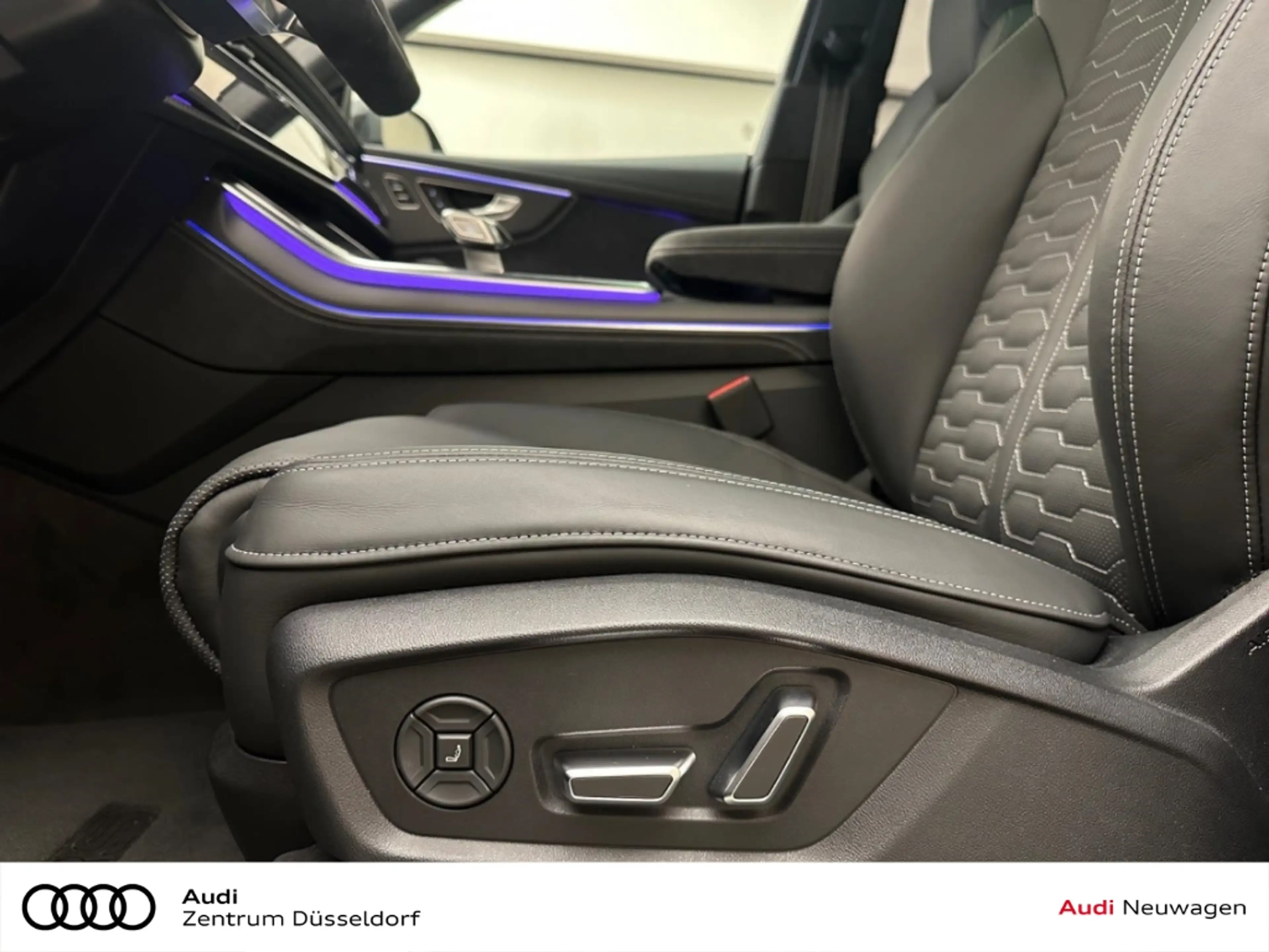 Audi RS Q8 Performance V8 BiTurbo Pano Massage Carbon B&O Adv — photo 12