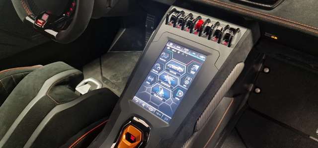 Lamborghini Huracán — photo 13