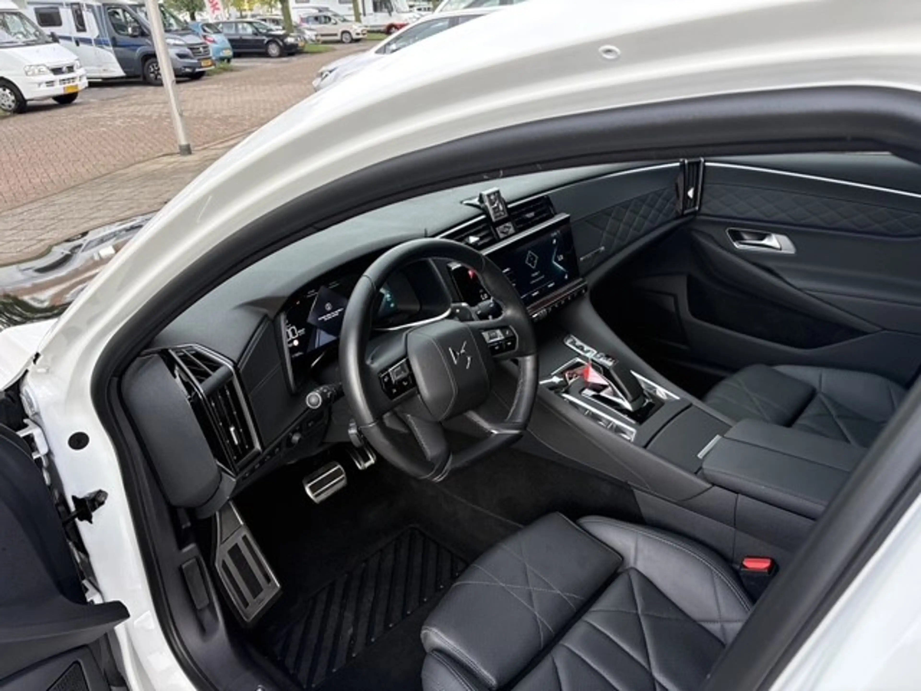 DS Automobiles DS 9 E-Tense RIVOLI+ 250 pk | Navi | Leer | Pano | 17.3 — photo 10