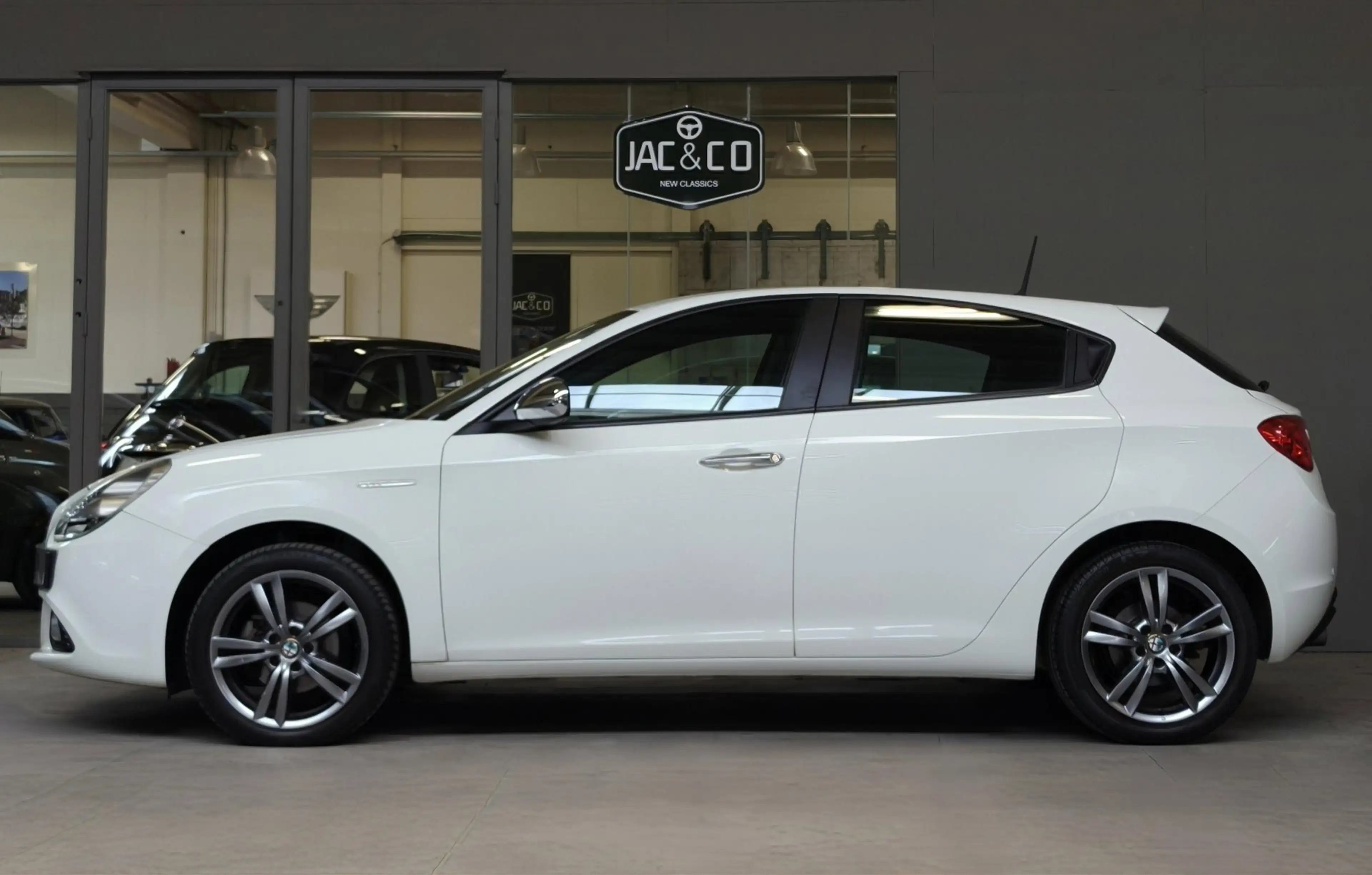 Alfa Romeo Giulietta 1.4 T Veloce — photo 6