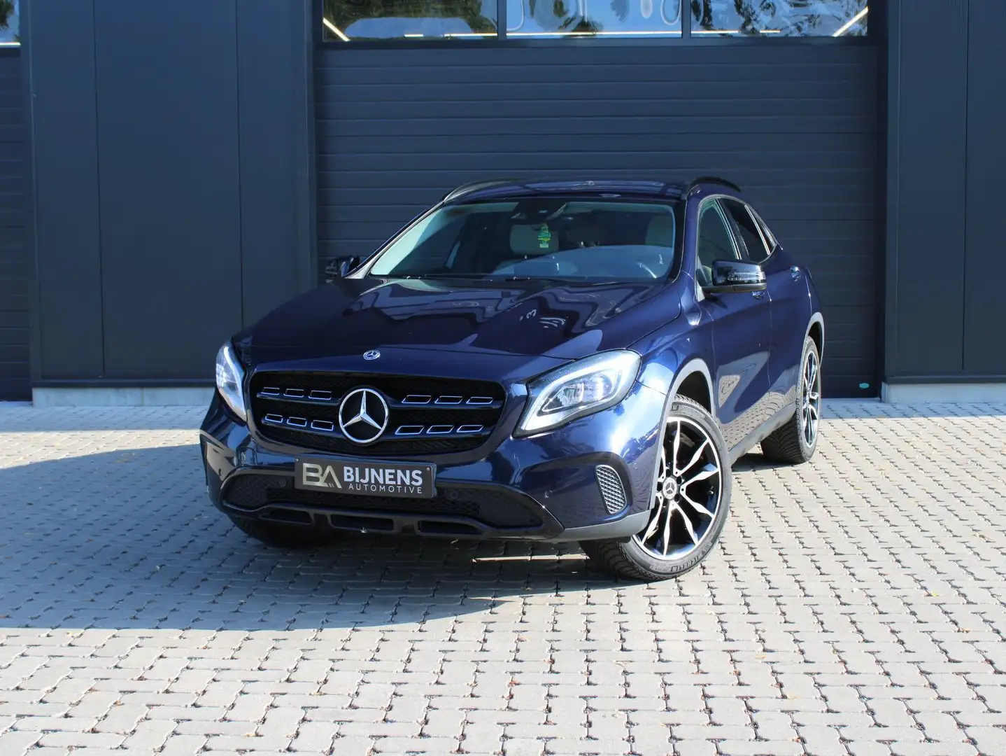 Mercedes-Benz GLA 180 GLA 180 7G-DCT Синий - 1
