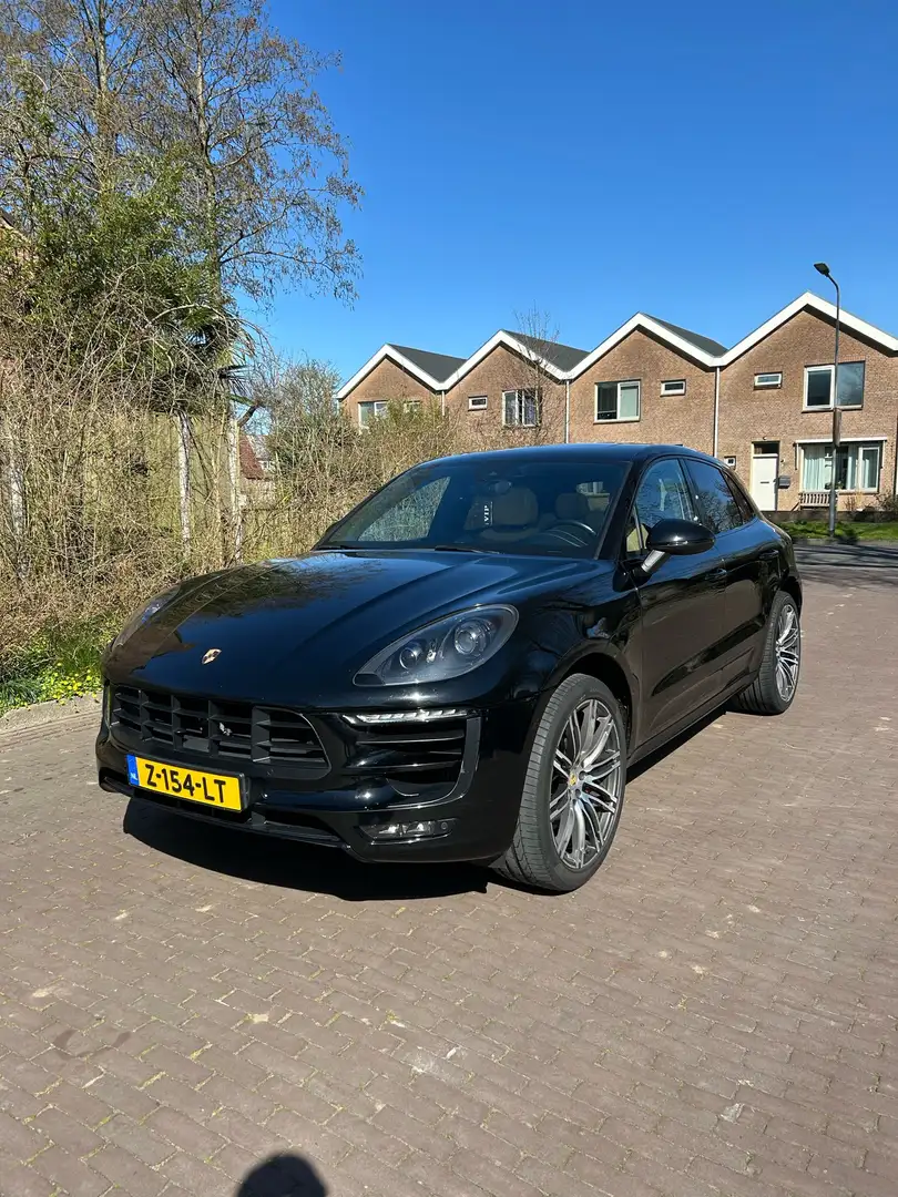 Porsche Macan 3.6 Turbo Zwart - 1