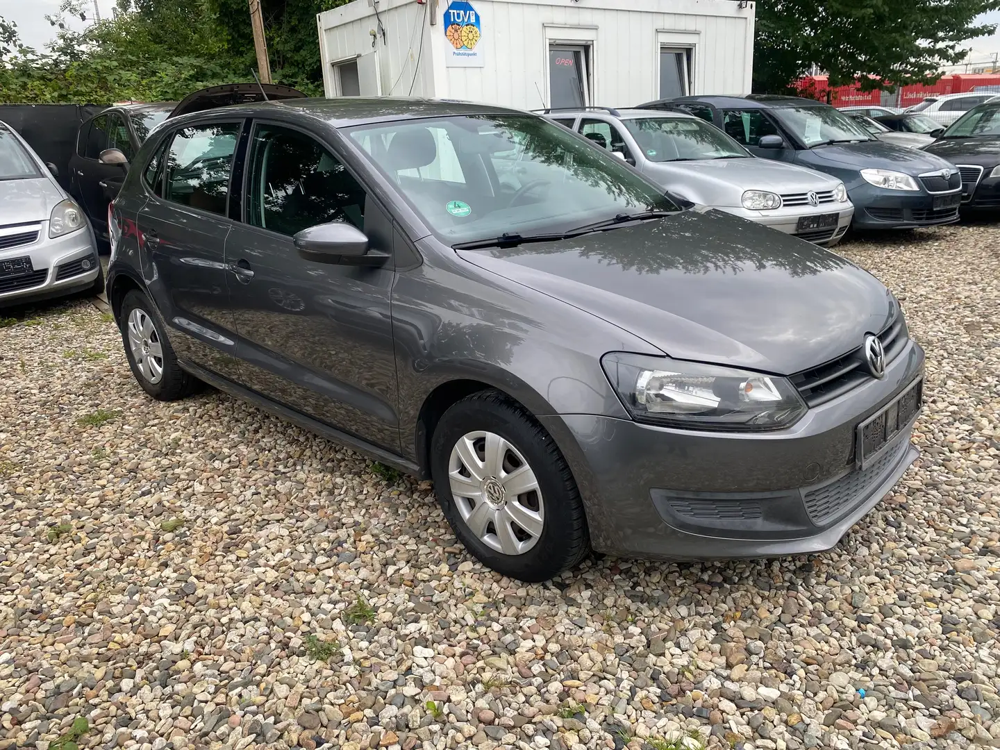 Volkswagen Polo siva - 1