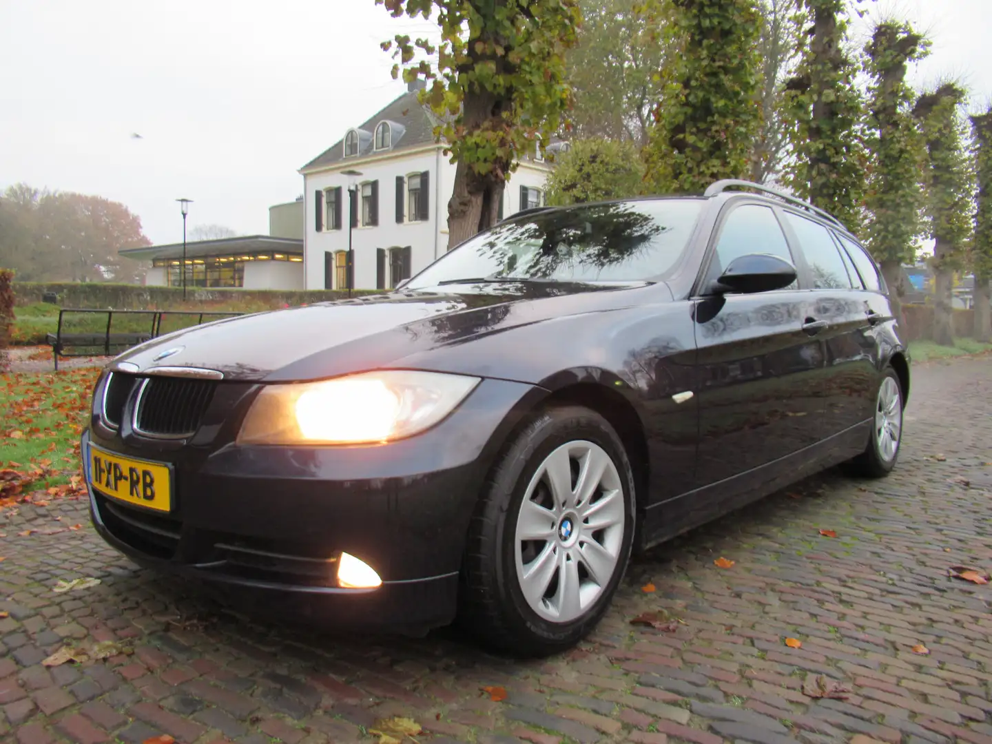 BMW 320 3-serie Touring 320i Business Line 150 PK Ecc Crui Blau - 1