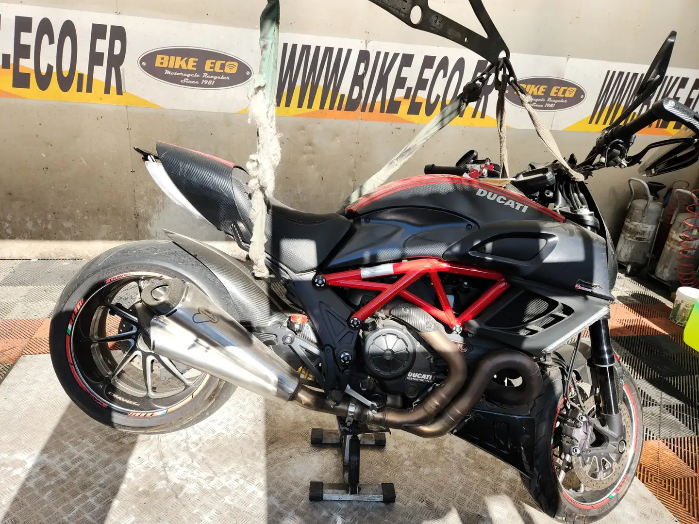Ducati Diavel Gris - 1