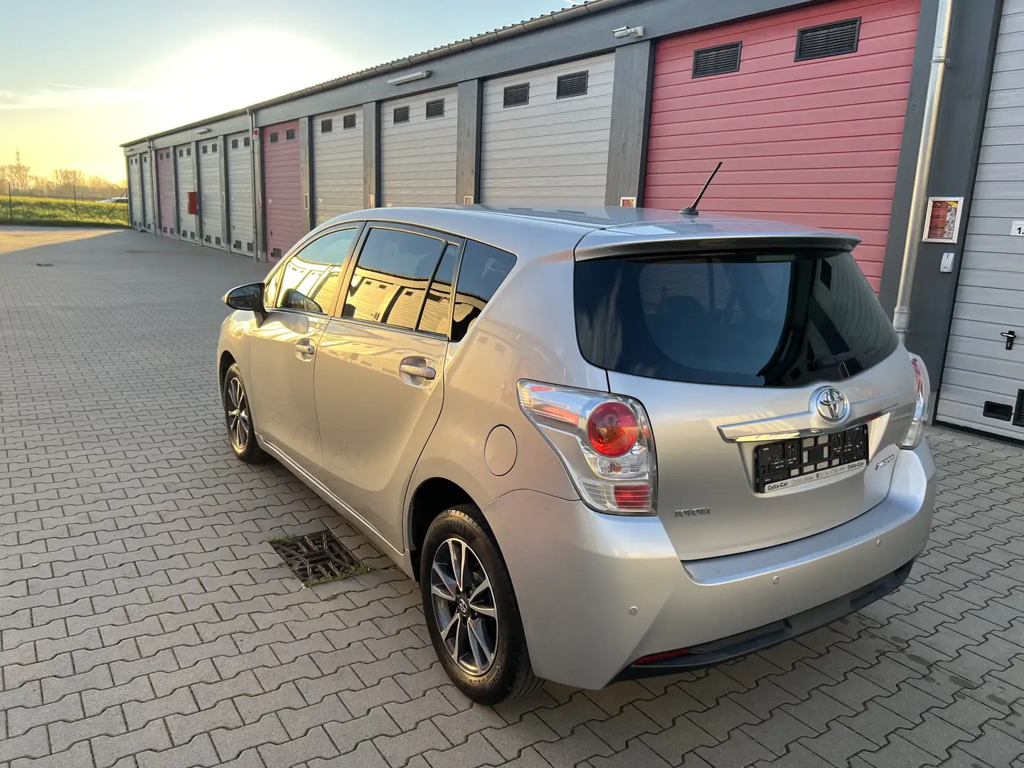 Toyota Verso Comfort/7-Sitzer/Kamera/Service Neu Gris - 2