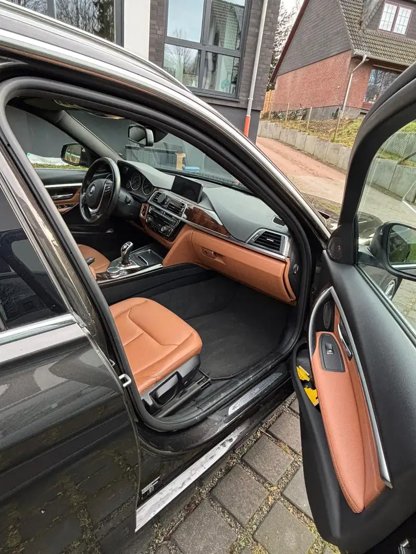 BMW 330 330 i xDrive Luxury Line Grijs - 2