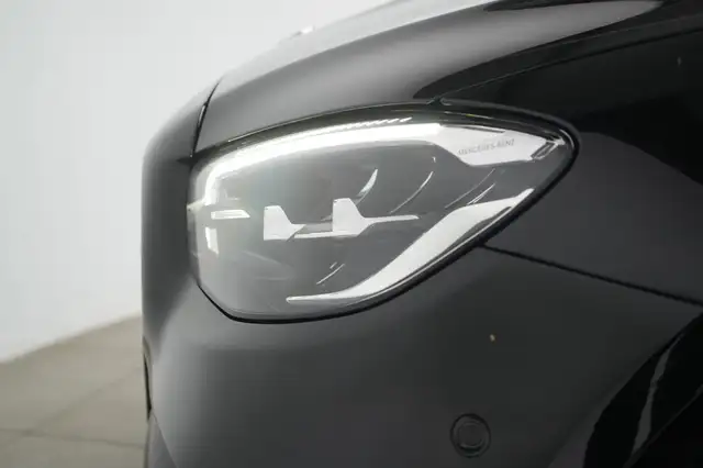 Mercedes-Benz E-Class view 12