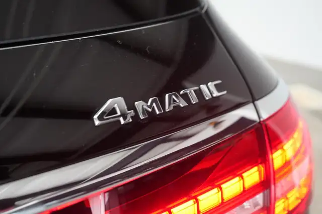 Mercedes-Benz E-Class view 7