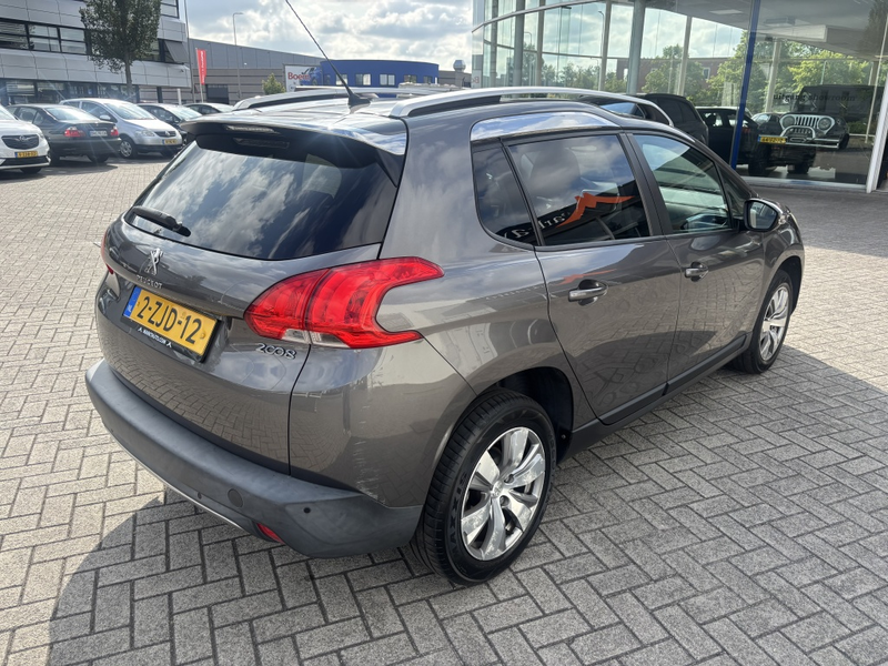 Peugeot 2008 1.2 PureTech Style Navi Climate Panorama — photo 11
