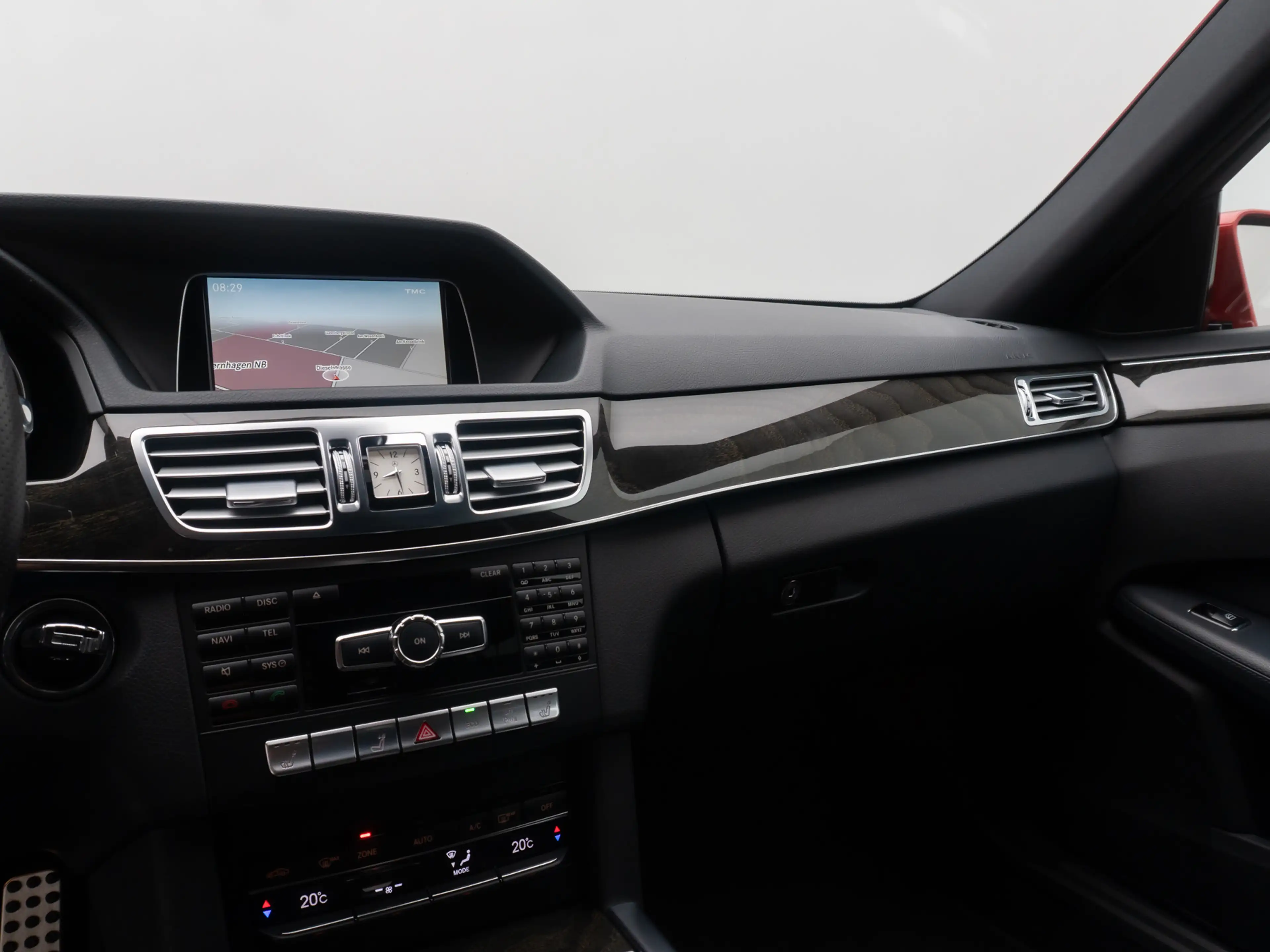 Mercedes-Benz E 350 BlueTEC PDC Navi Tempomat LED Leder 18Zoll — photo 21