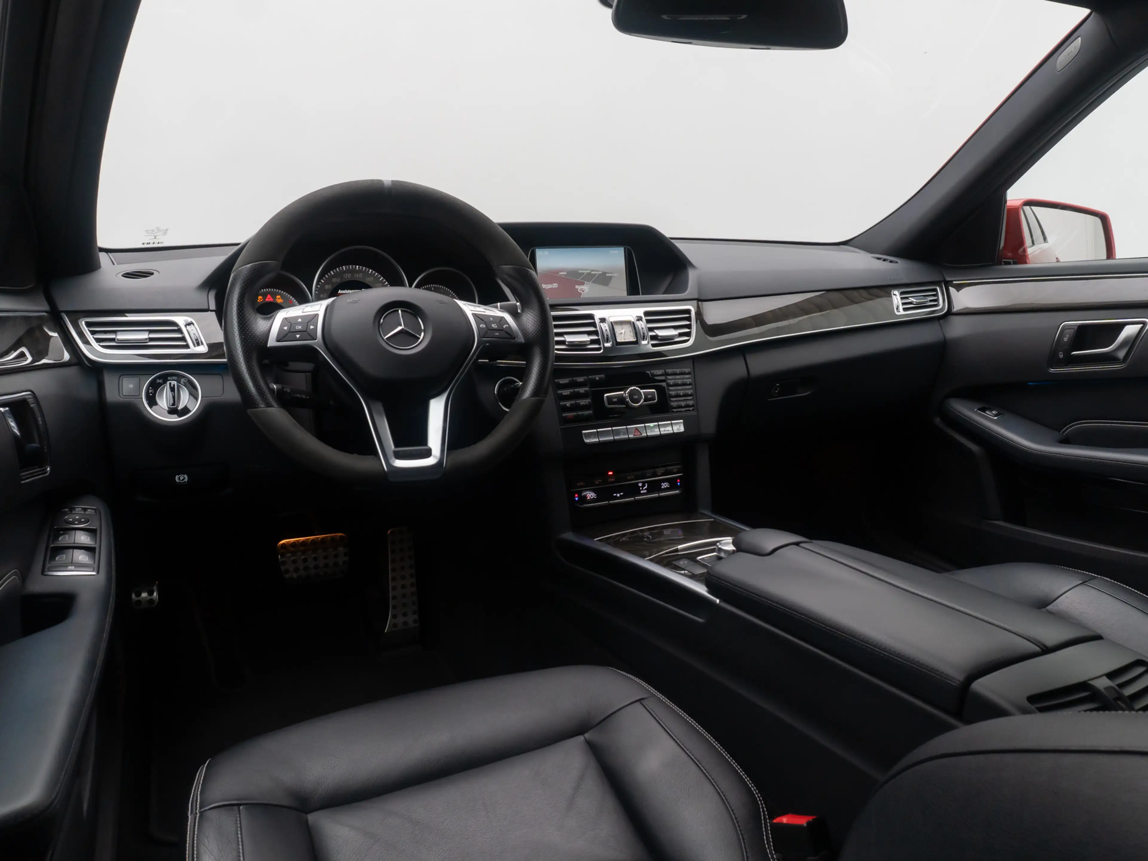 Mercedes-Benz E 350 BlueTEC PDC Navi Tempomat LED Leder 18Zoll — photo 36