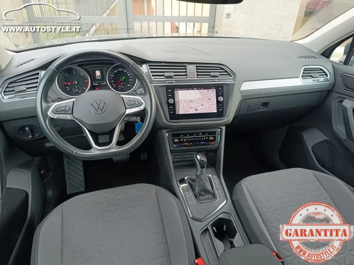 Volkswagen Tiguan 2.0 TDI 150 CV SCR DSG Life Gris - 2