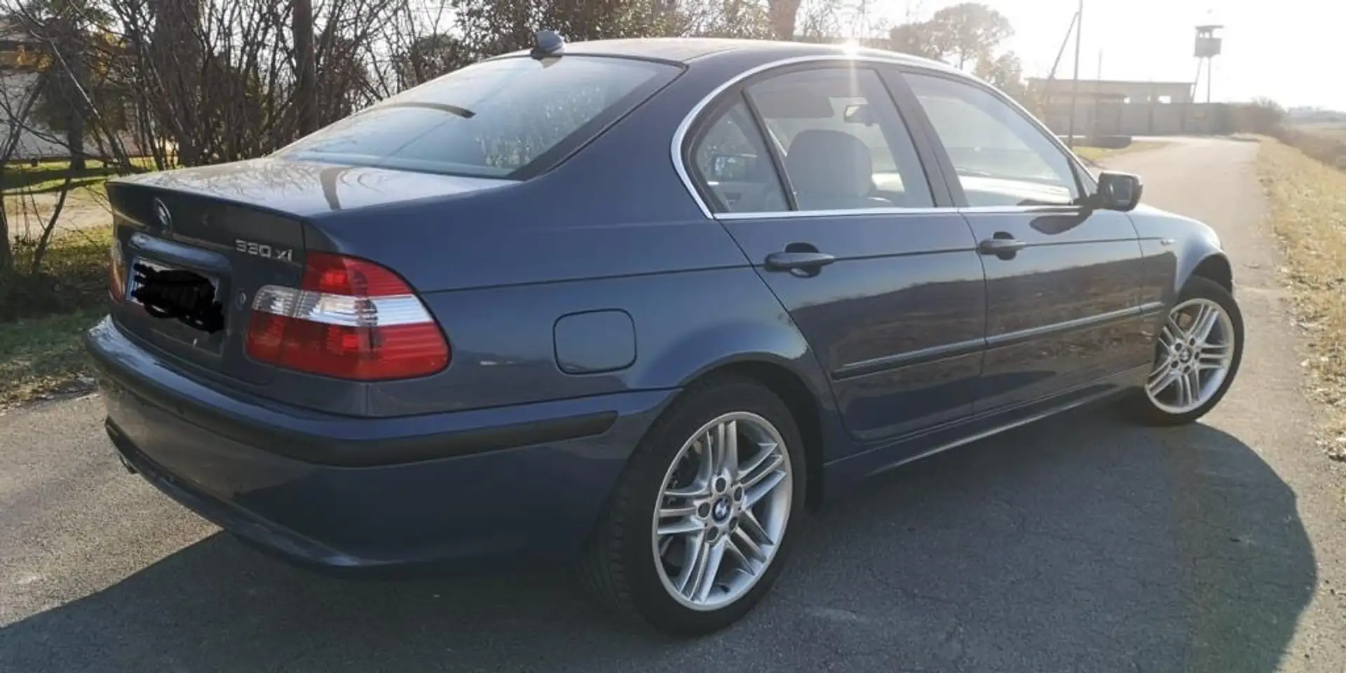 BMW 330 330xi - 2