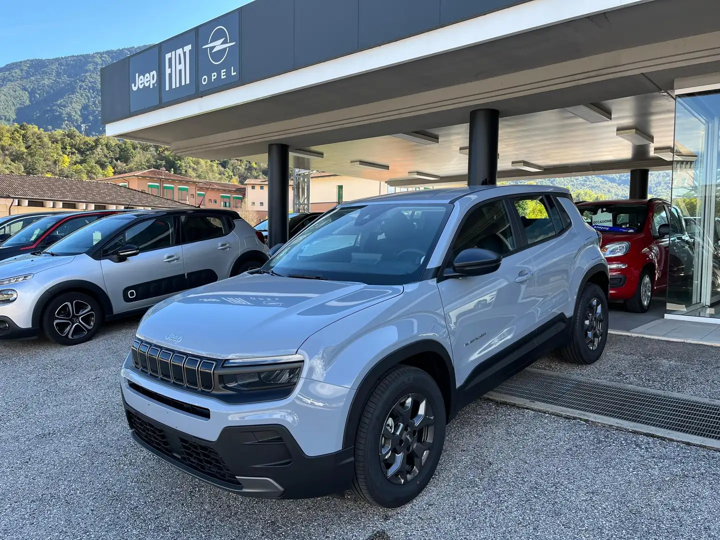 Jeep Avenger 1.2 turbo Longitude 100cv Grigio - 1