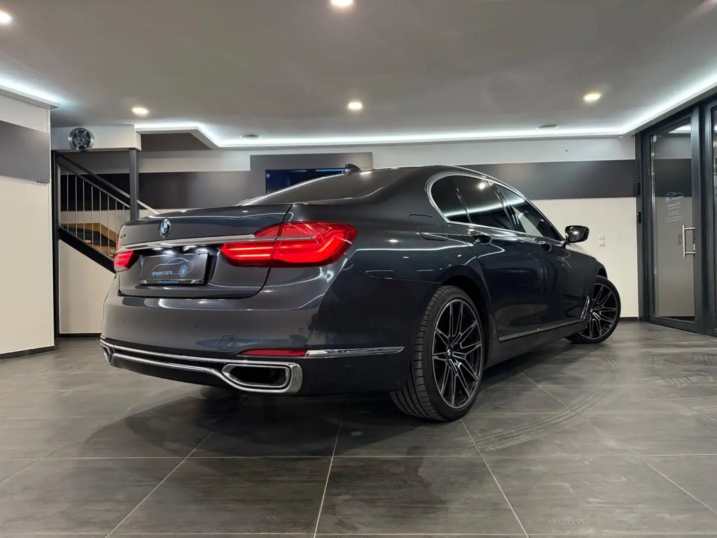 BMW 730 d xDrive / Driving Assistant / Laser / Fond / VOL Silber - 2