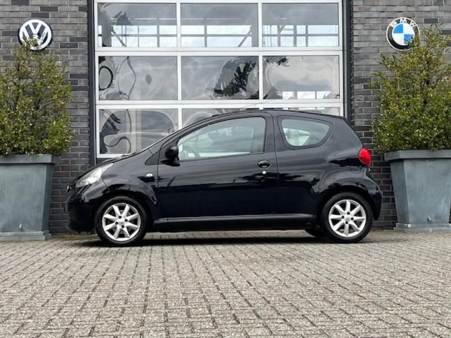 Toyota Aygo 1.0-12V + LEDER - BLUETOOTH - 14 INCH ORG. NL Fekete - 2