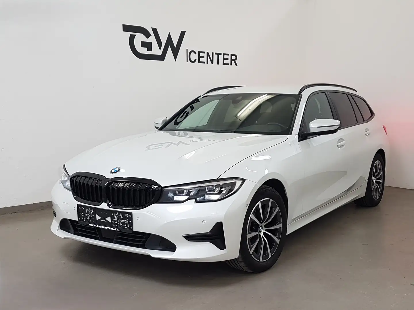 BMW 320 d xDrive Sport Sportsitze Dachhimmel schwarz Weiß - 2