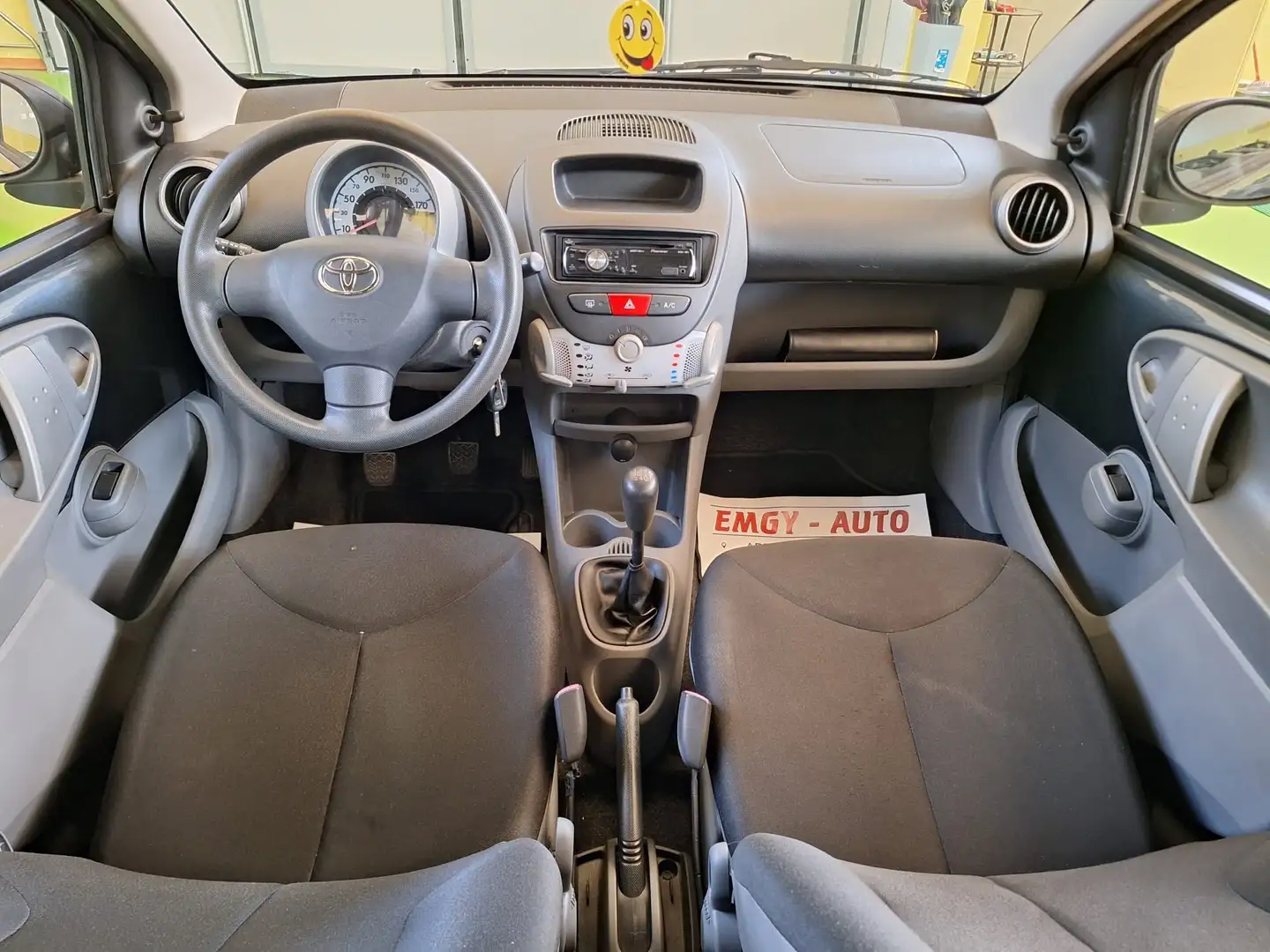Toyota Aygo 1.0 12V VVT-i 5 porte Sol Grijs - 2